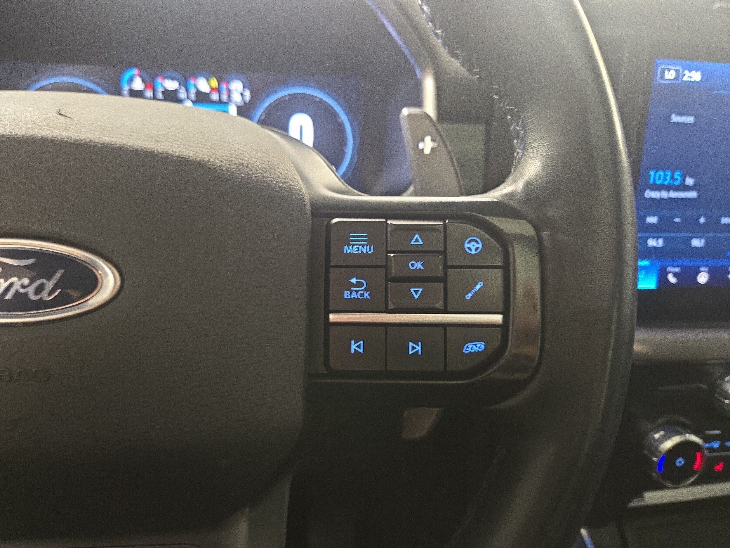2023 Ford F-150 Raptor - Photo 17