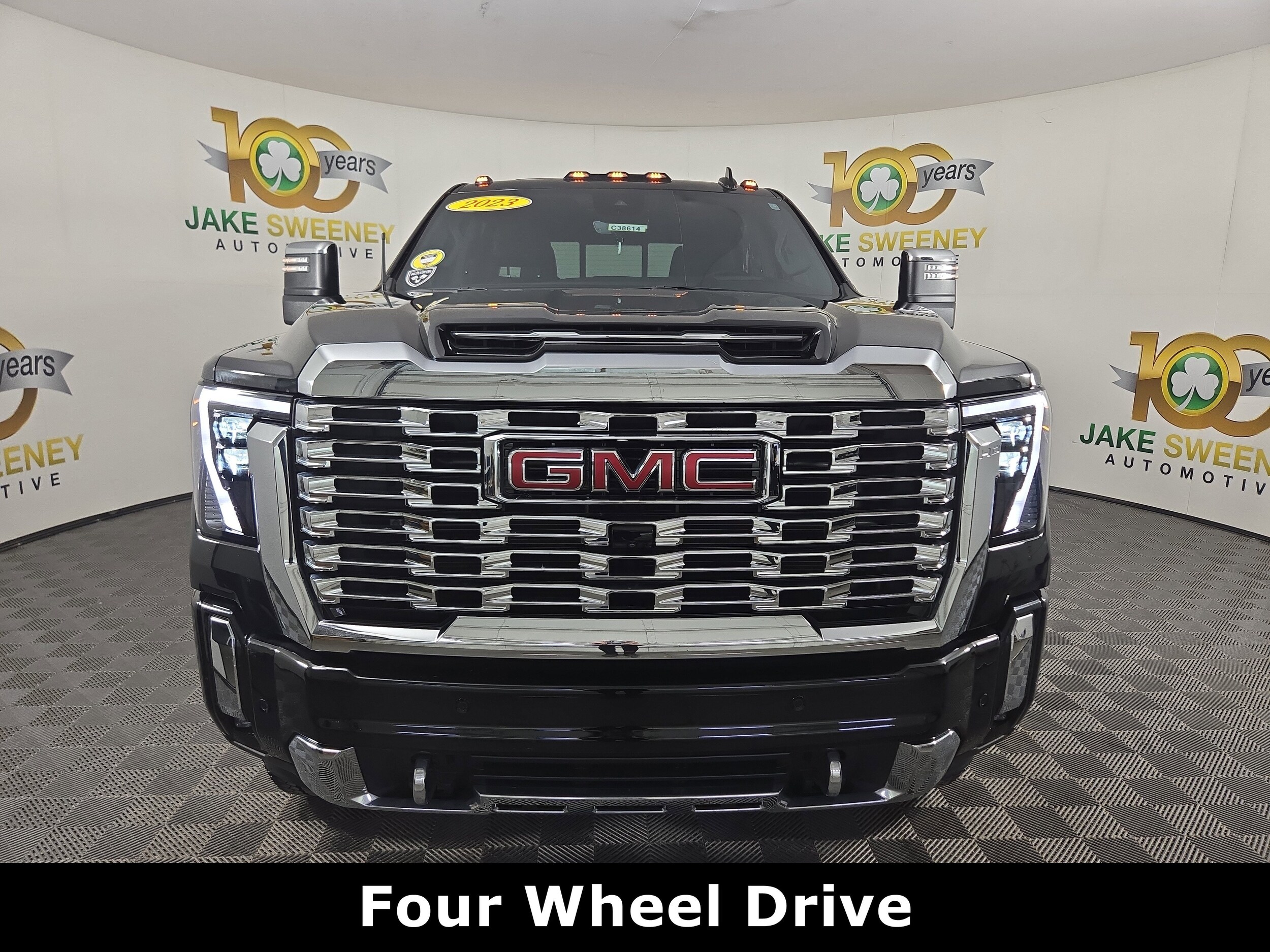 2024 Gmc Sierra 3500 HD Denali photo 2