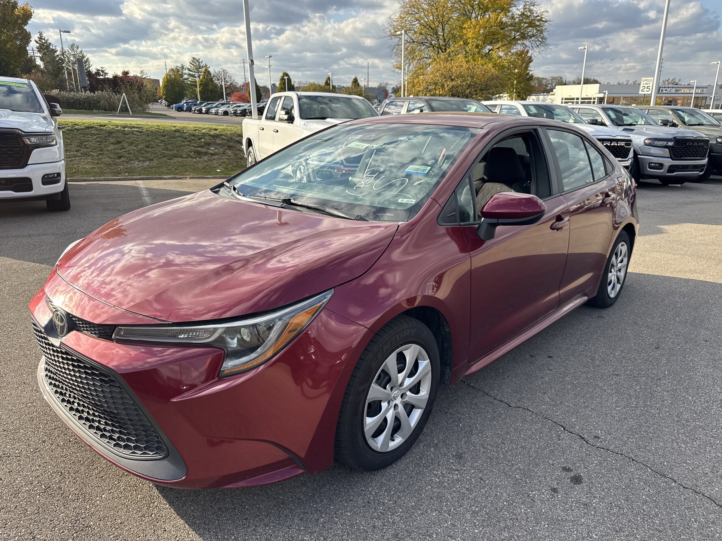 2022 Toyota Corolla LE photo 3