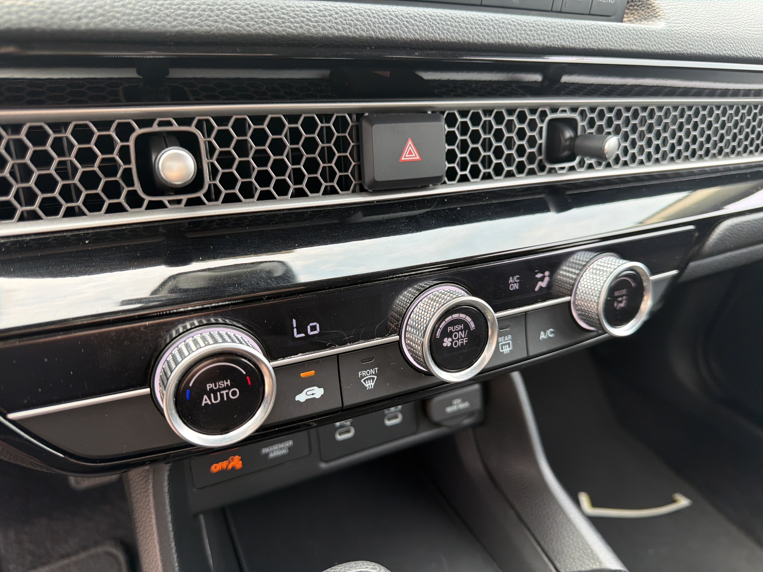 2025 Honda Civic LX - Photo 15