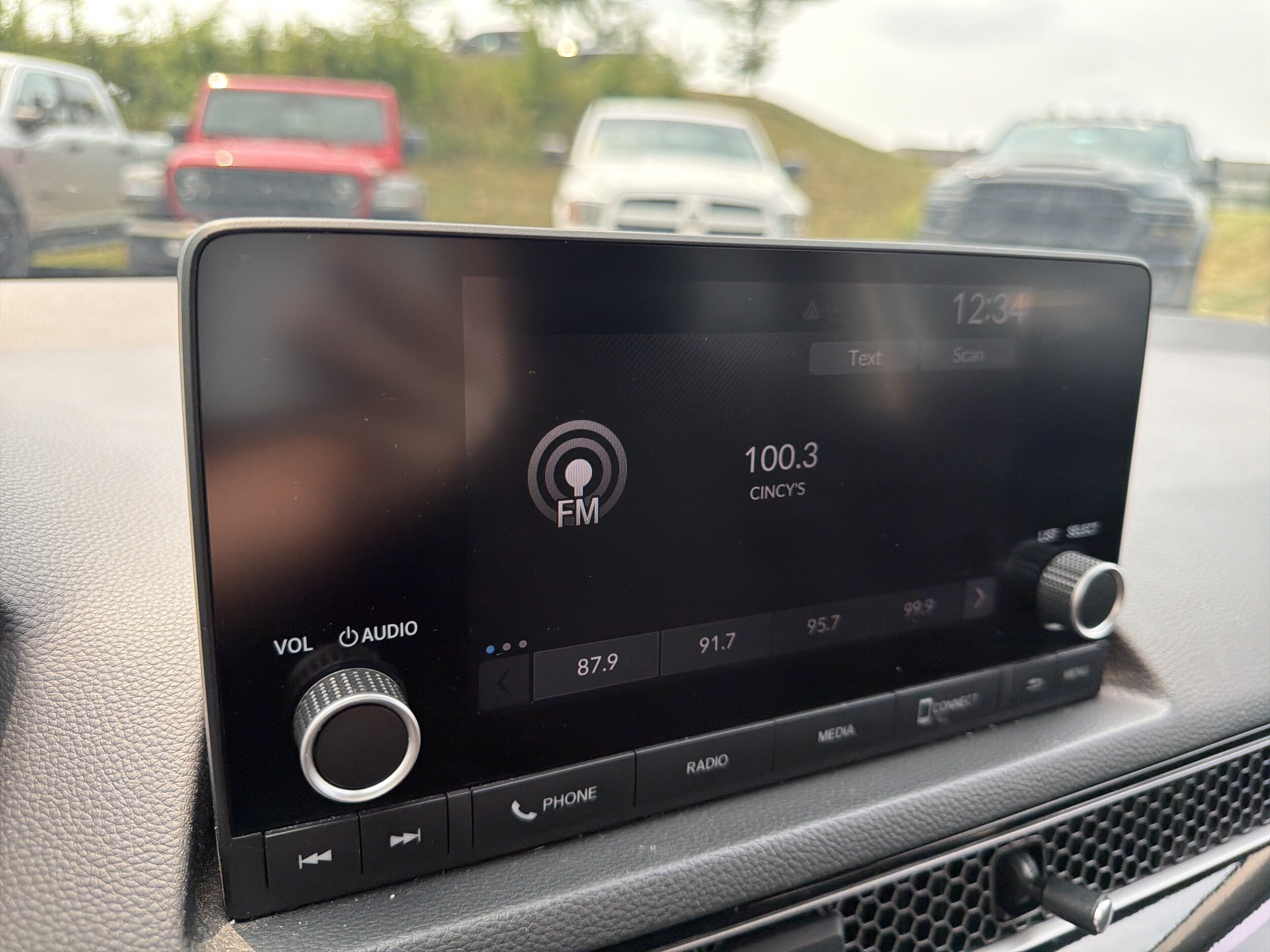 2025 Honda Civic LX - Photo 14