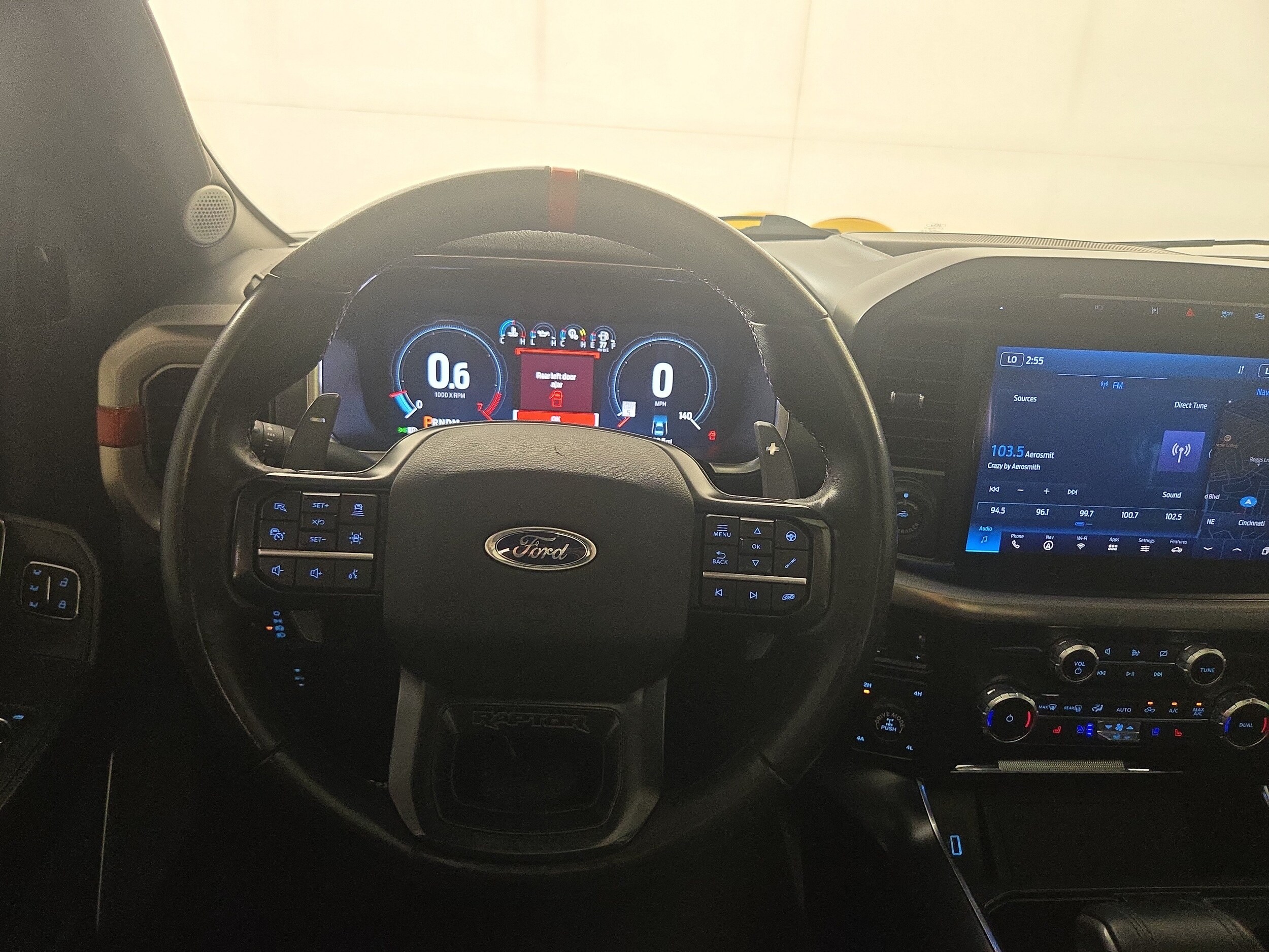 2023 Ford F-150 Raptor - Photo 15
