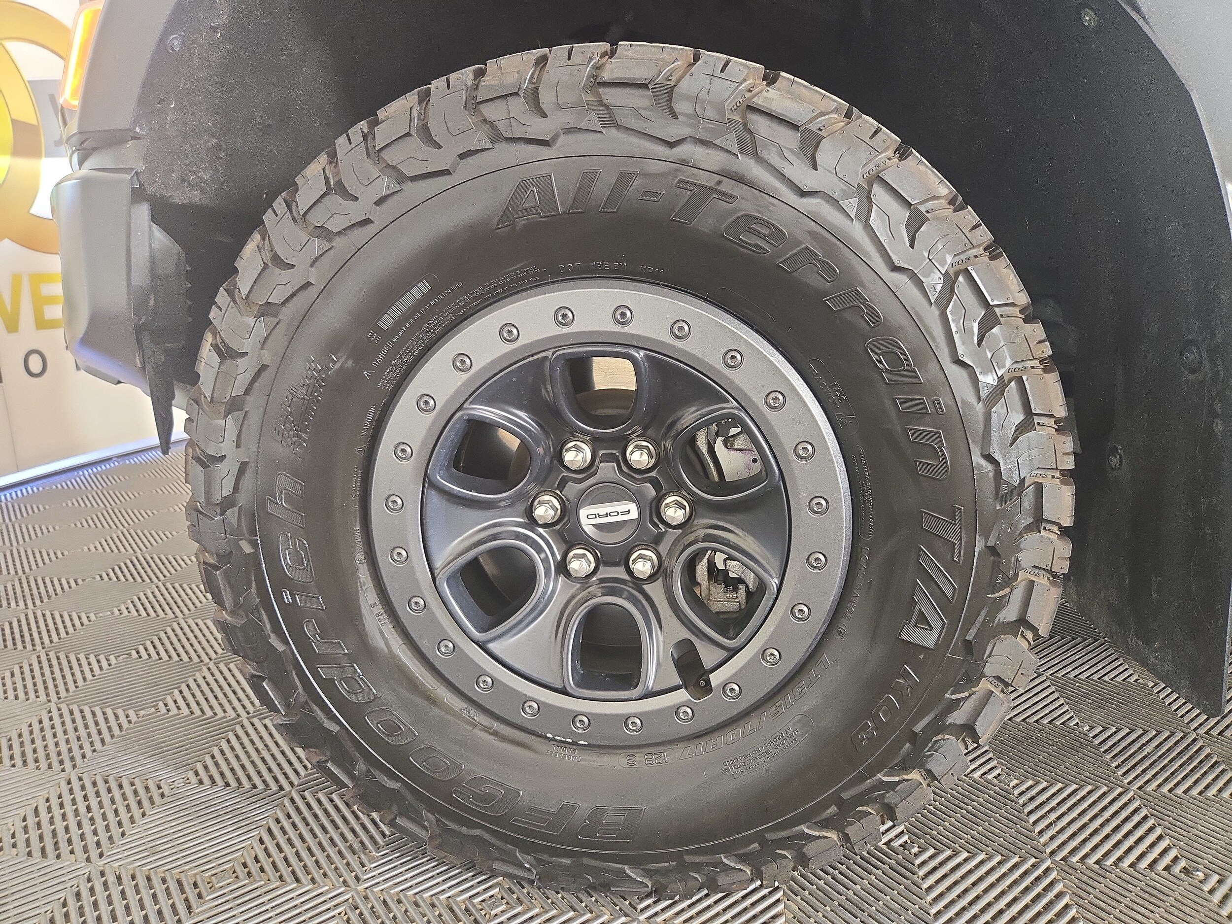 2023 Ford F-150 Raptor - Photo 36