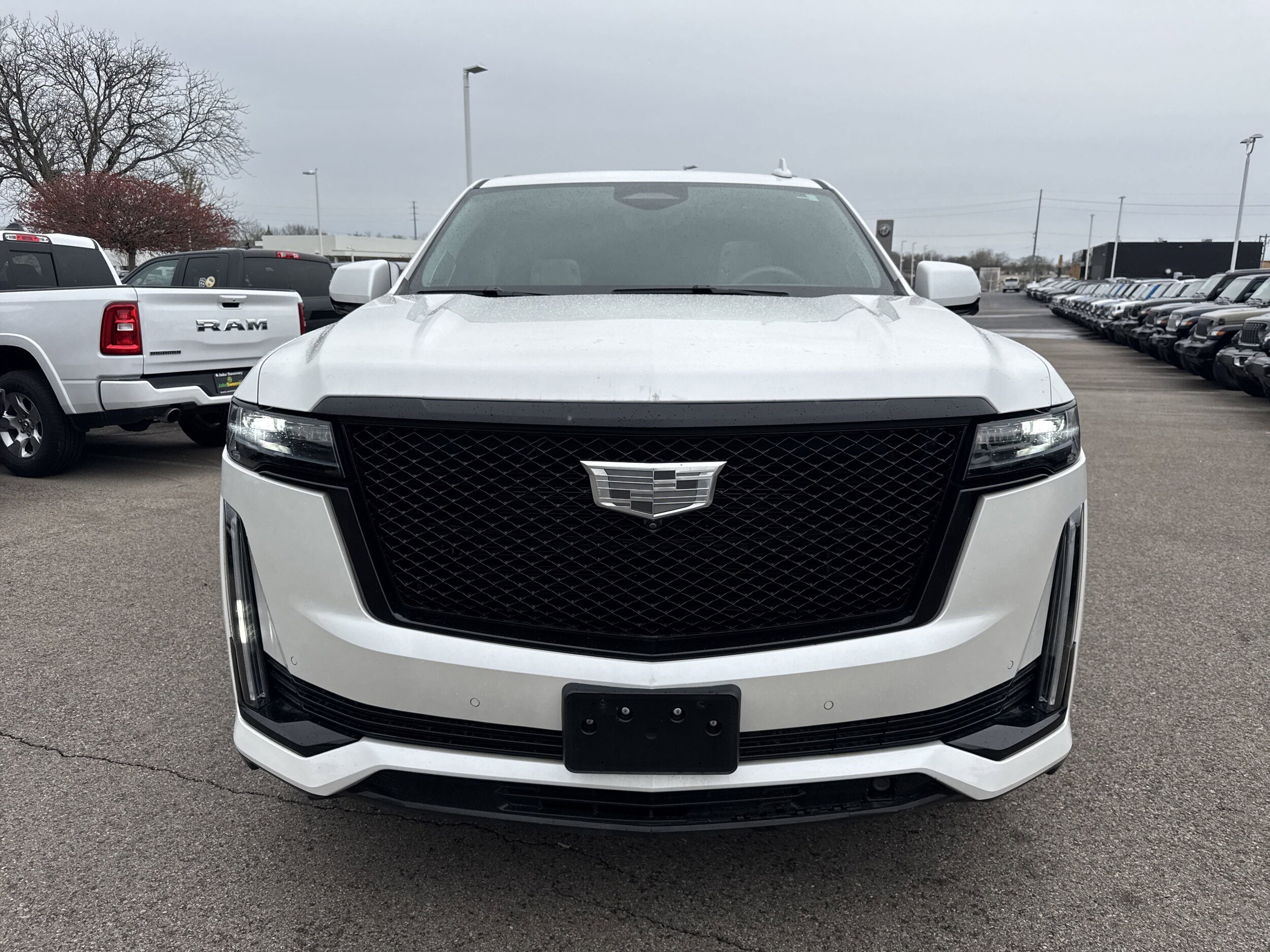 2021 Cadillac Escalade Sport Platinum photo 2