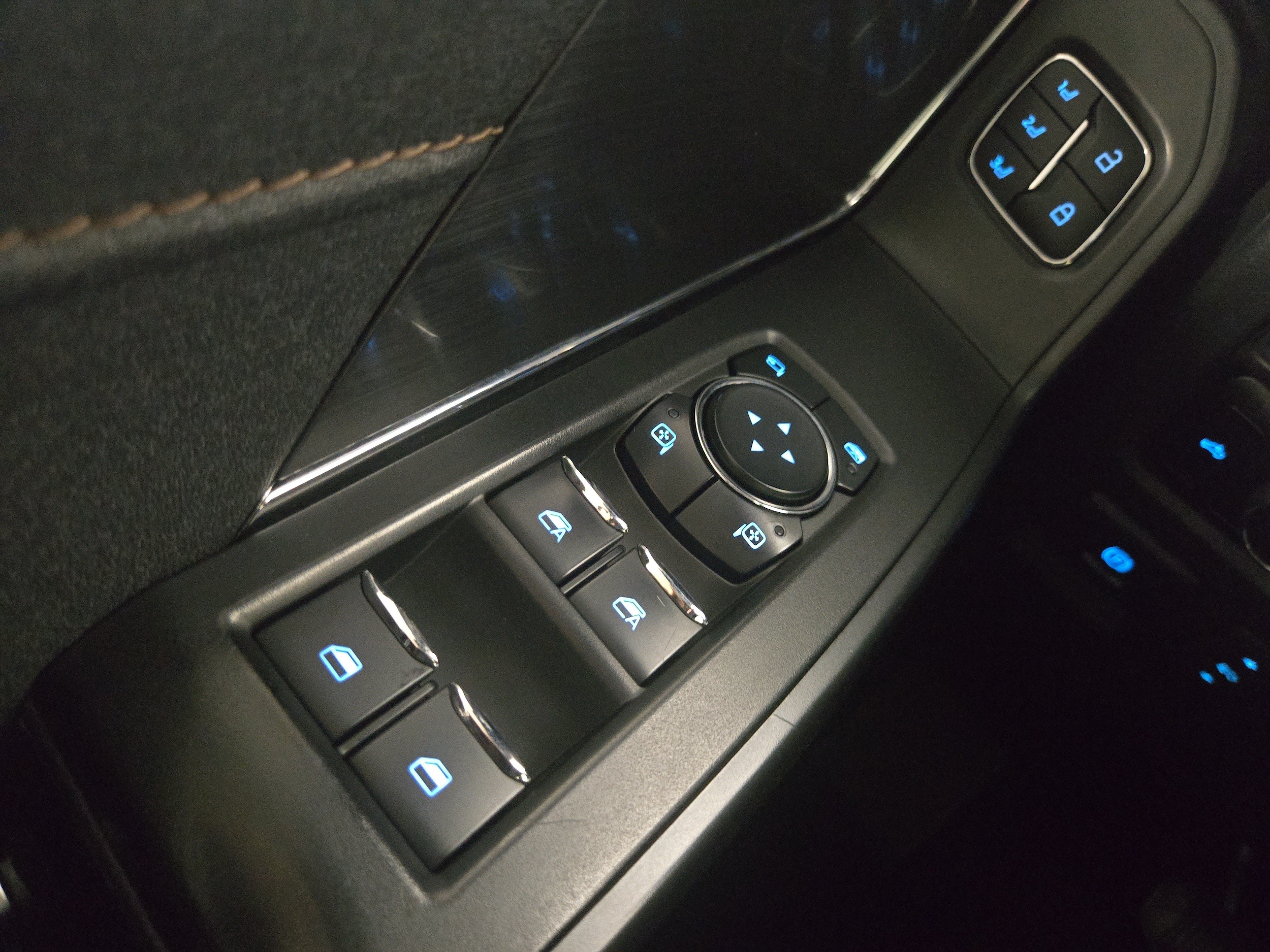 2023 Ford F-150 Raptor - Photo 32