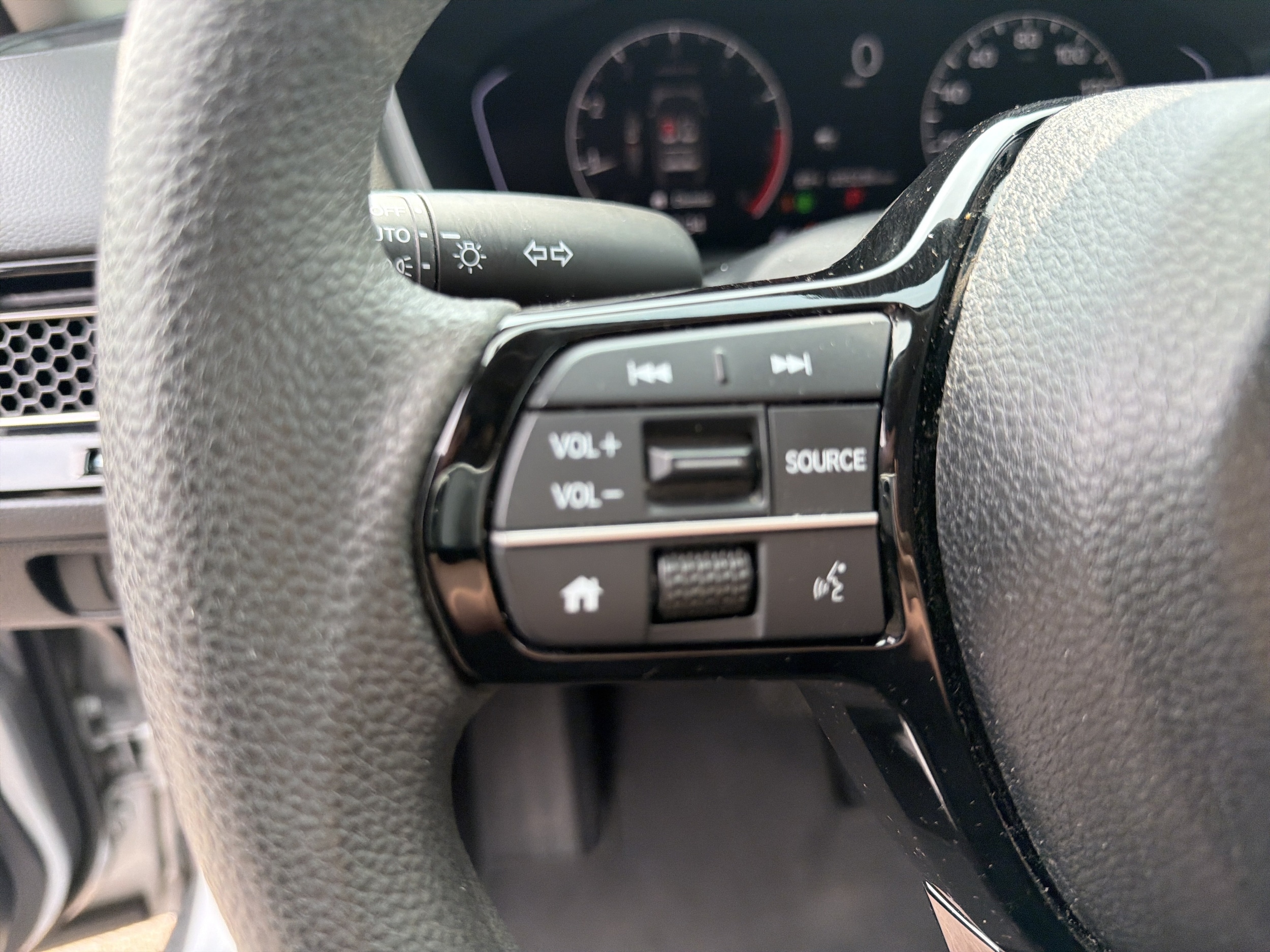 2025 Honda Civic LX - Photo 18