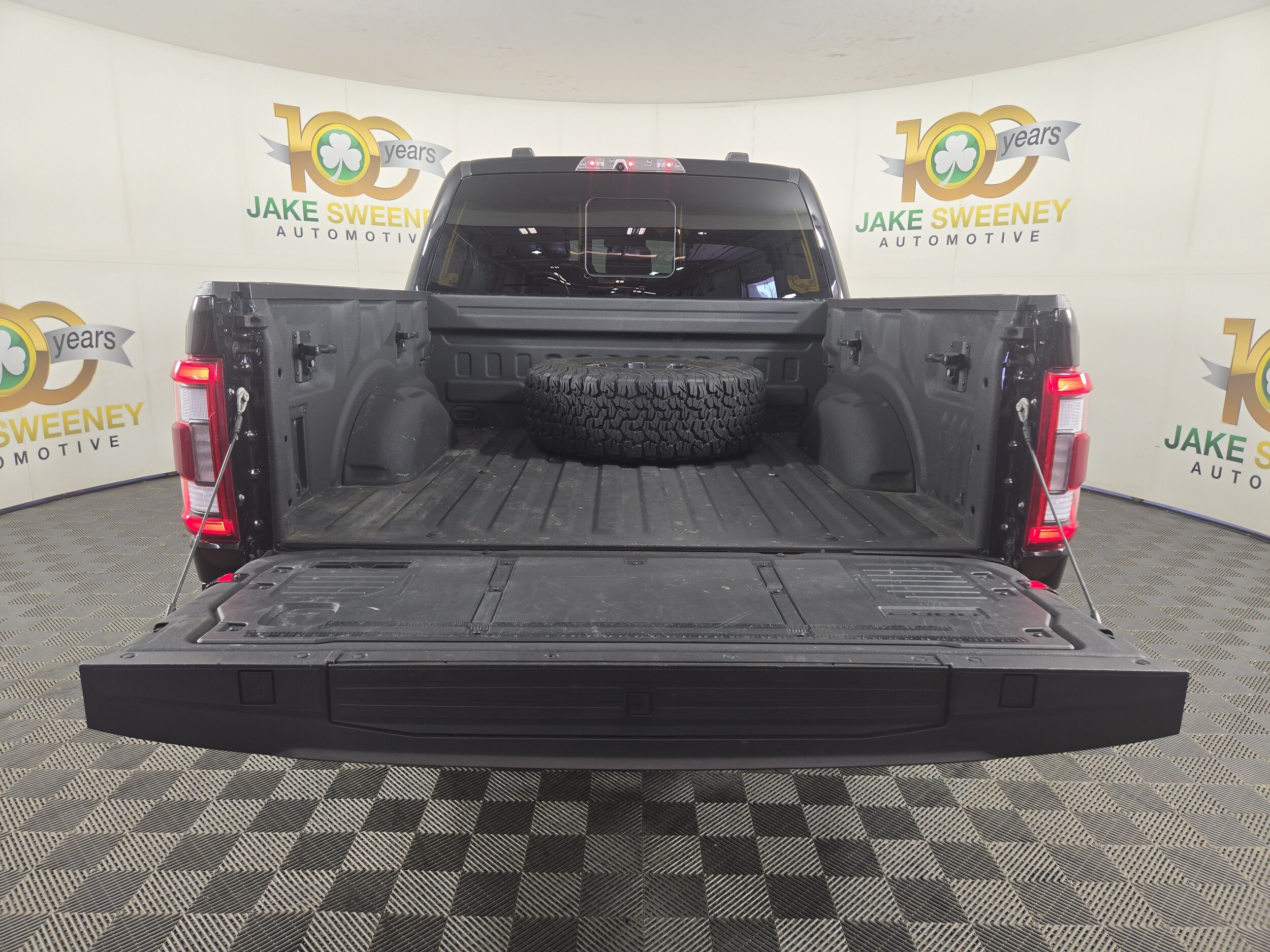 2023 Ford F-150 Raptor - Photo 35
