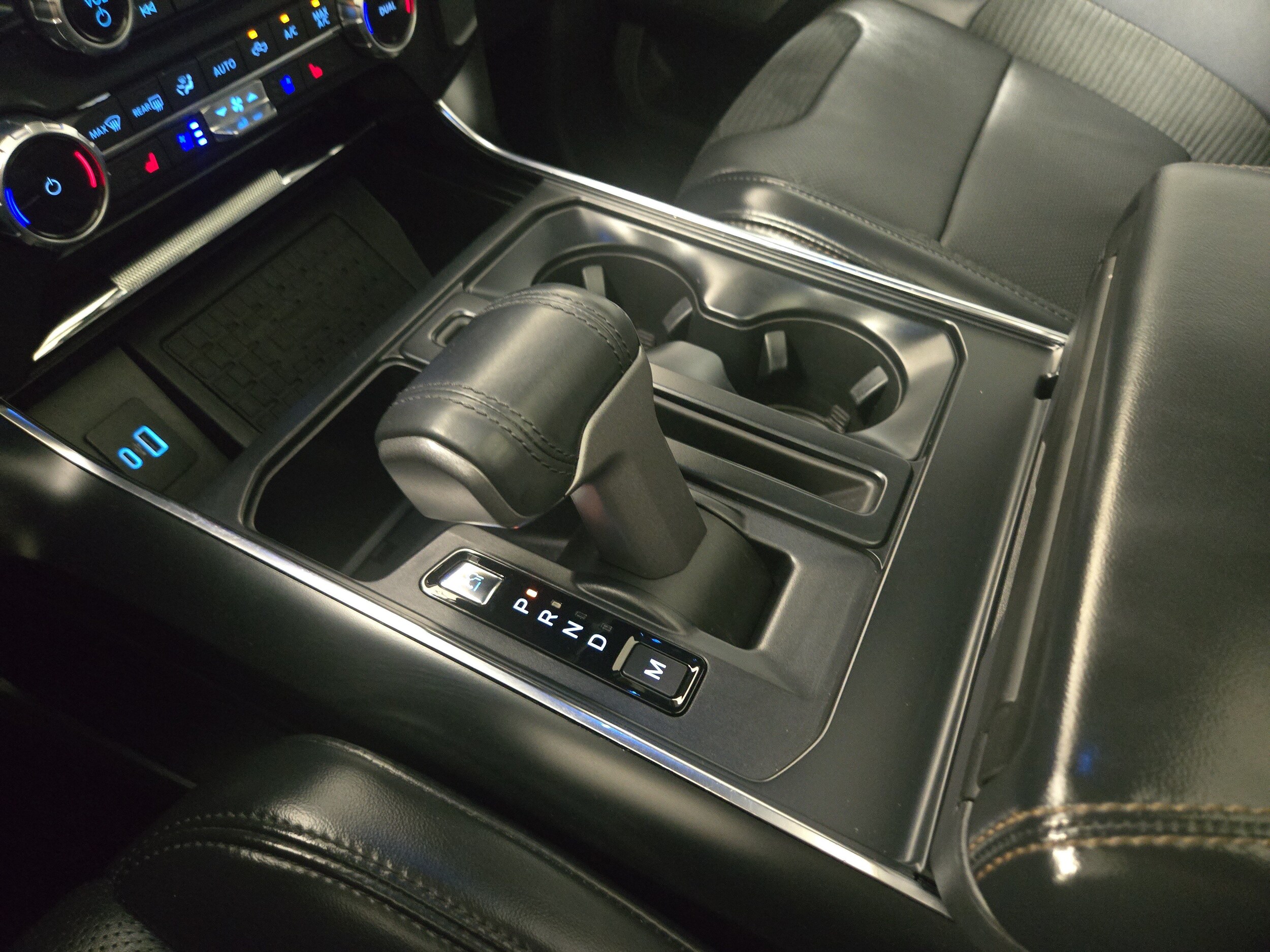 2023 Ford F-150 Raptor - Photo 25
