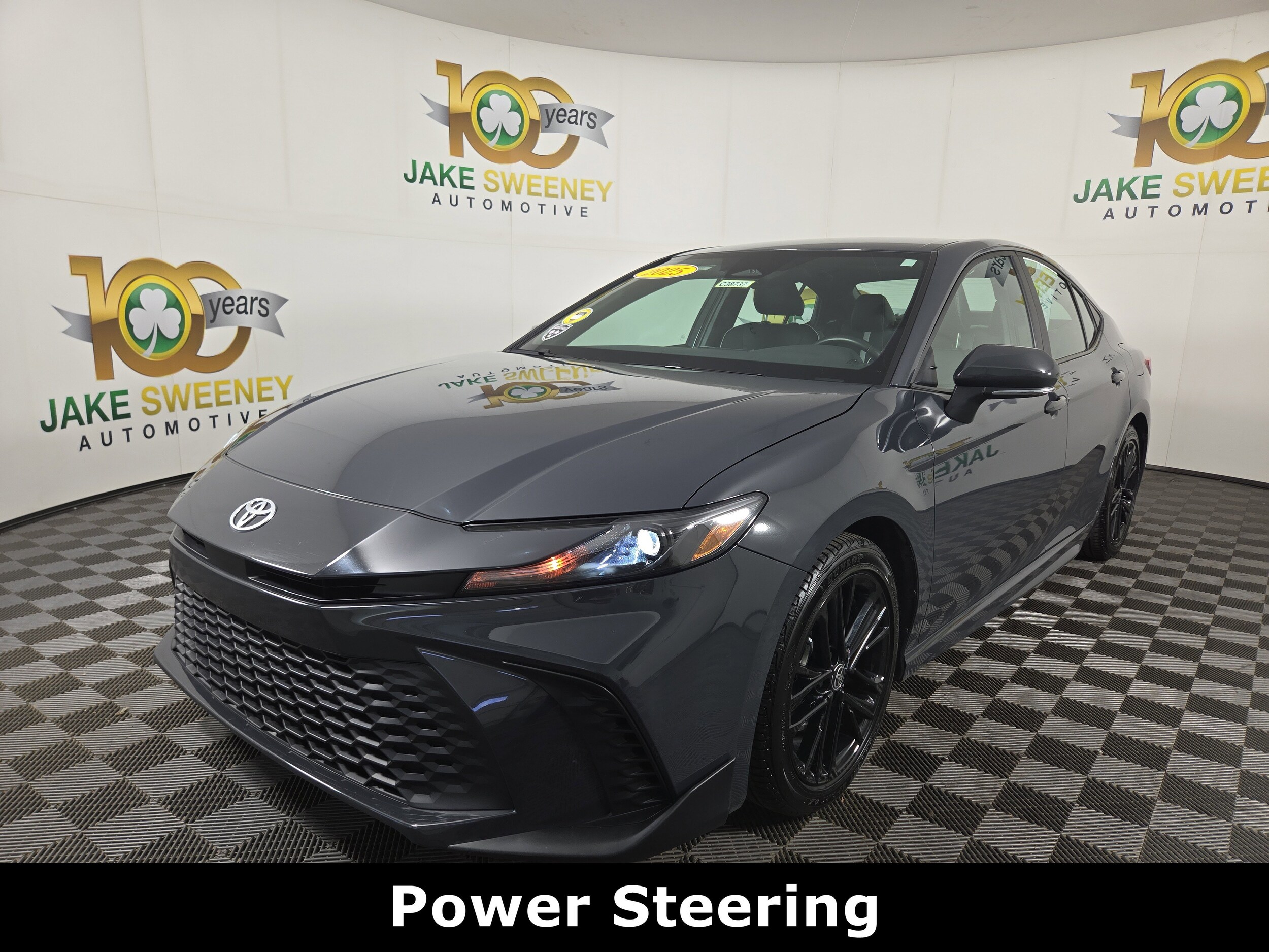 2025 Toyota Camry SE photo 3