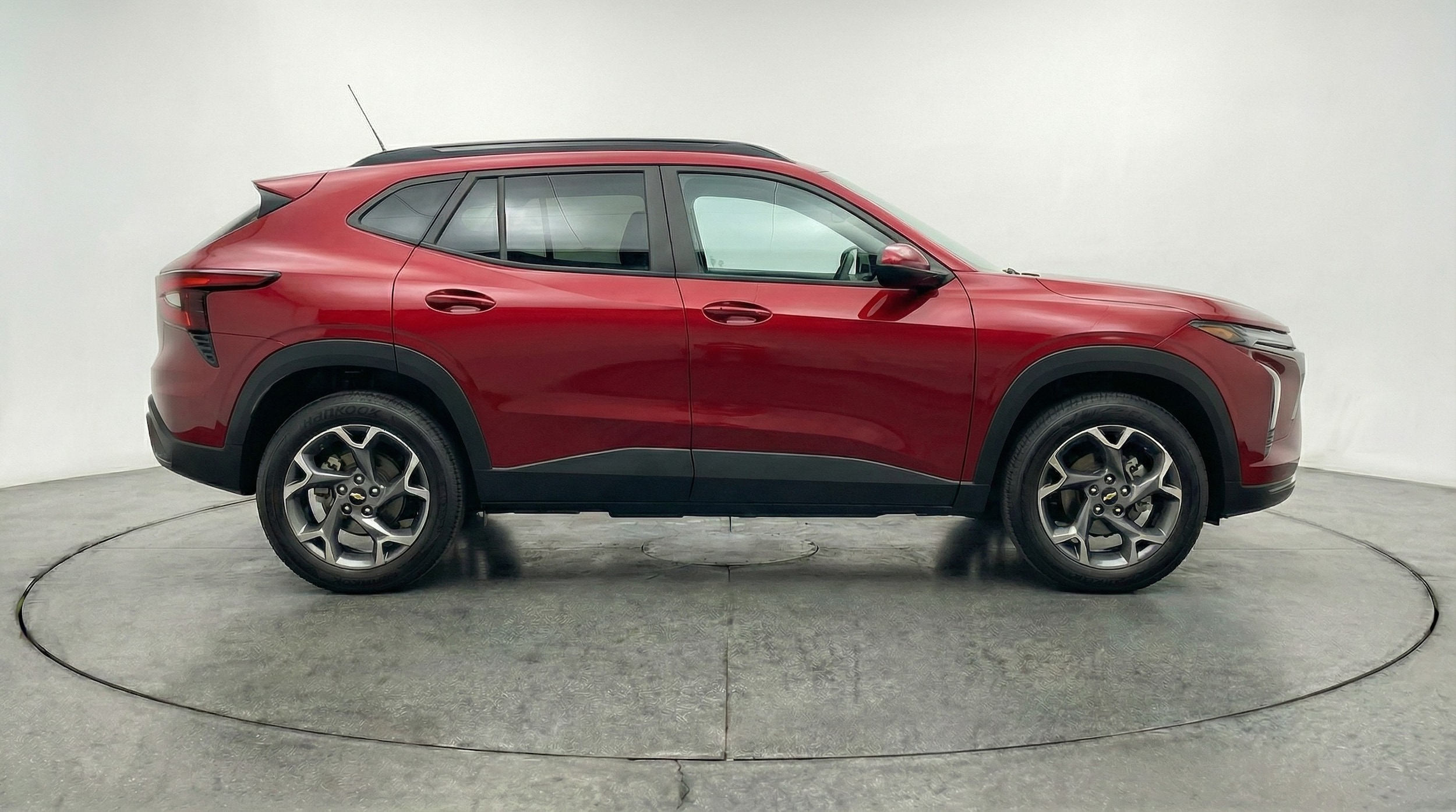 Thumbnail: 2025 Chevrolet Trax - 8
