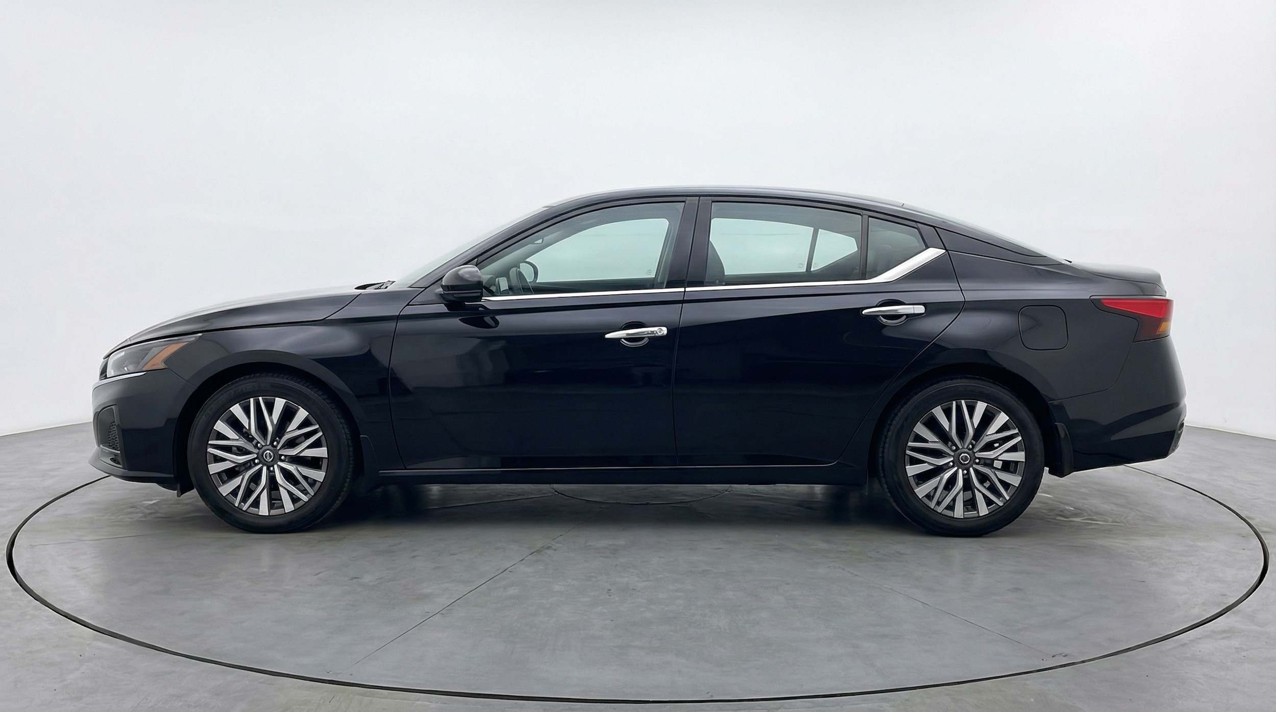 Thumbnail: 2025 Nissan Altima - 4