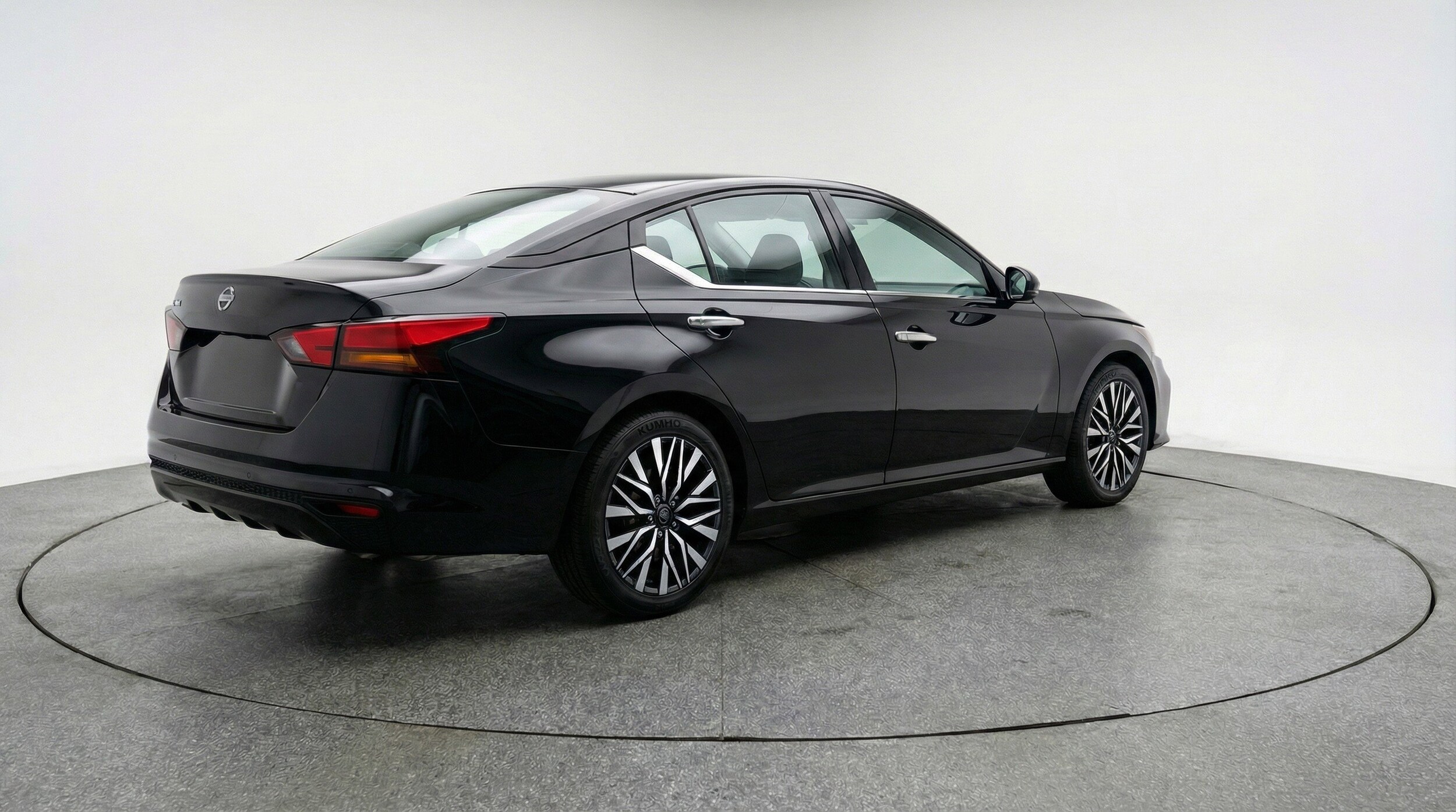 Thumbnail: 2025 Nissan Altima - 9