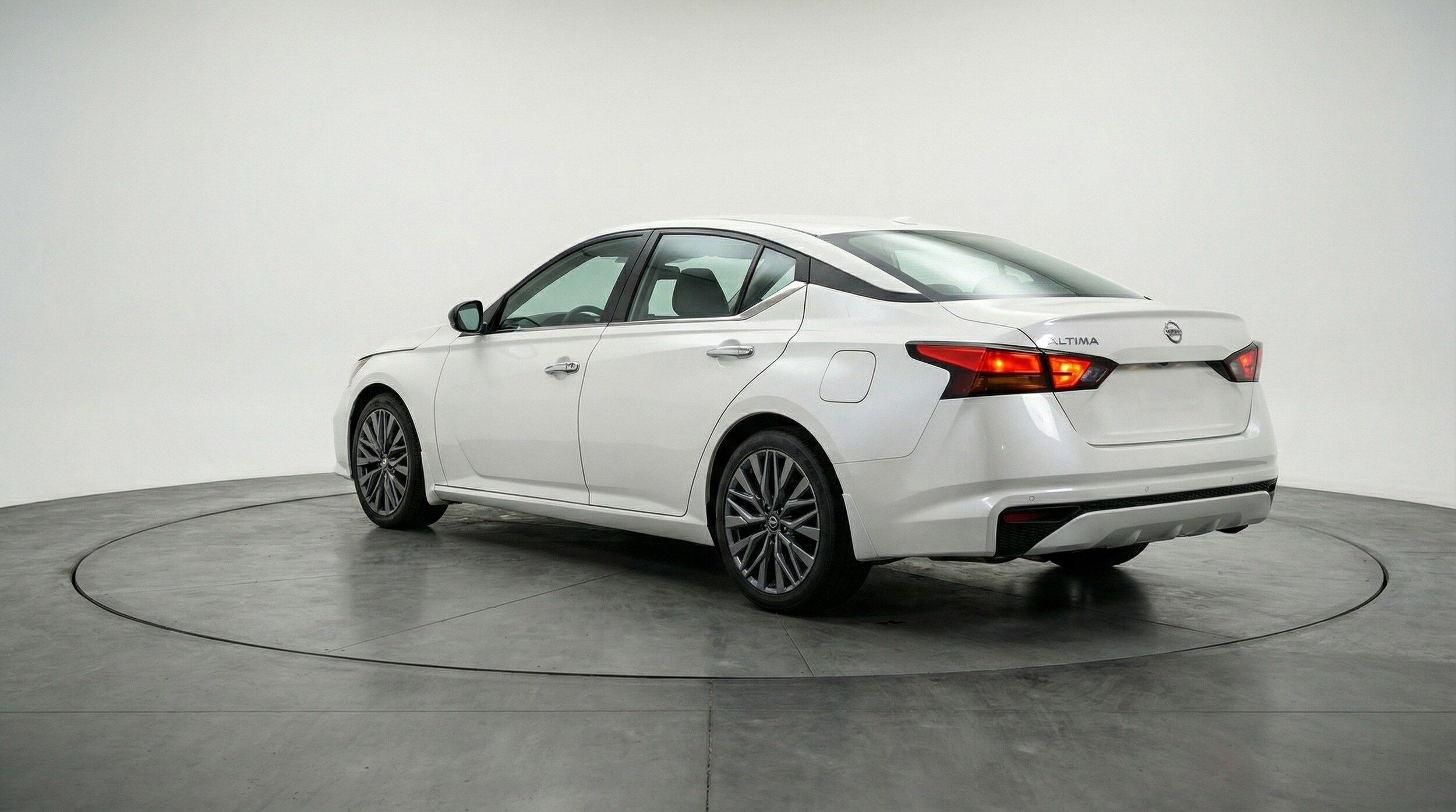 Thumbnail: 2025 Nissan Altima - 5