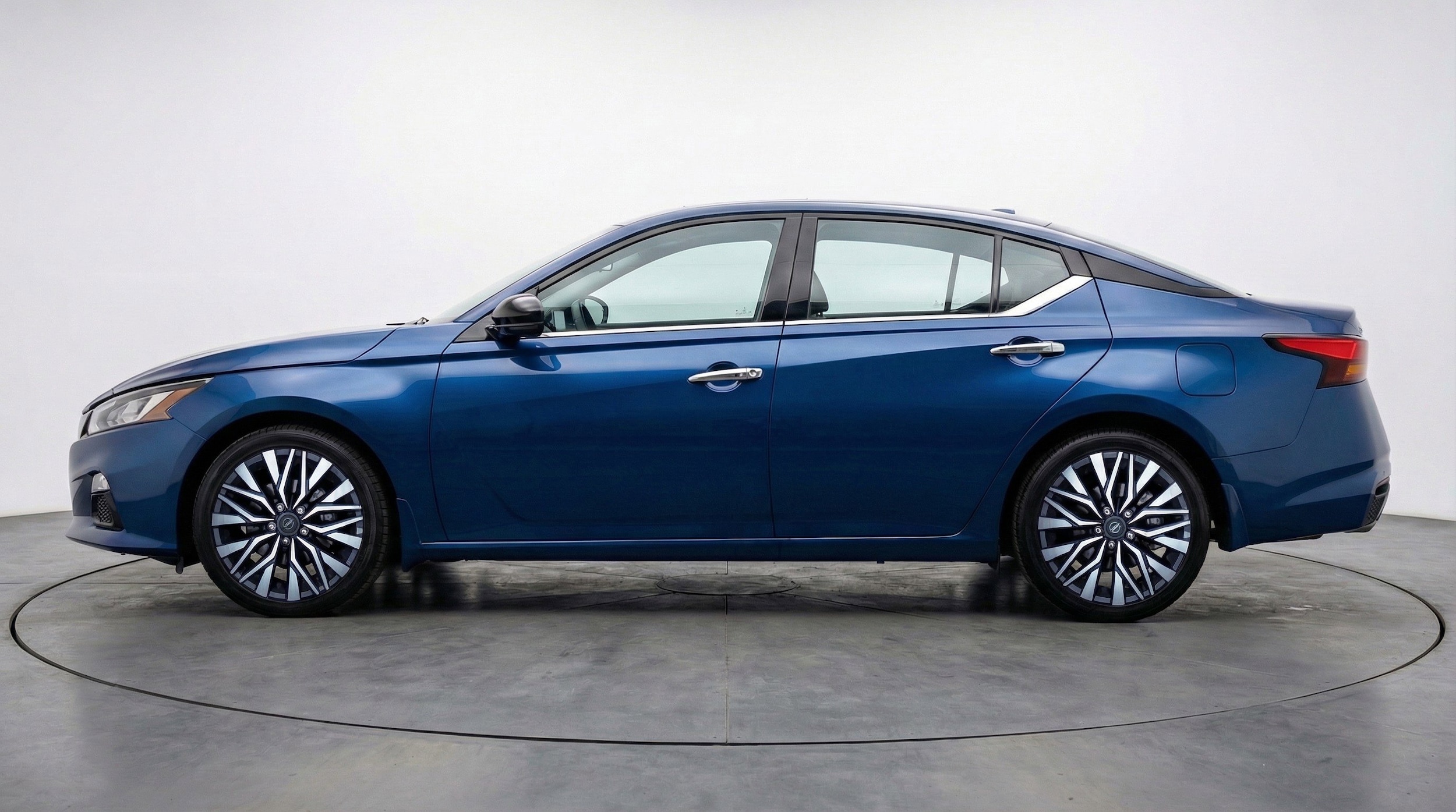 Thumbnail: 2025 Nissan Altima - 5