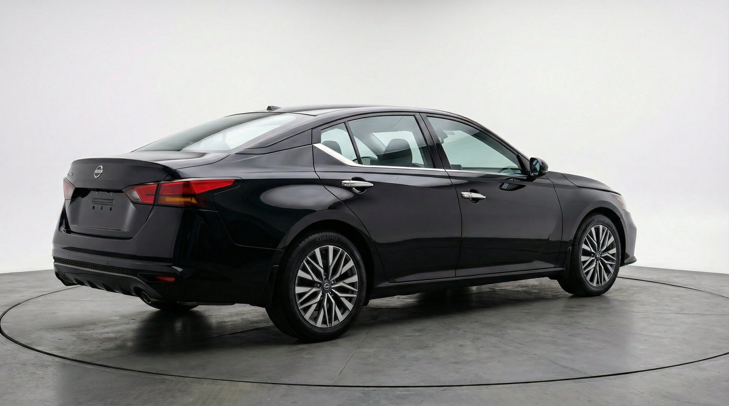 Thumbnail: 2025 Nissan Altima - 9