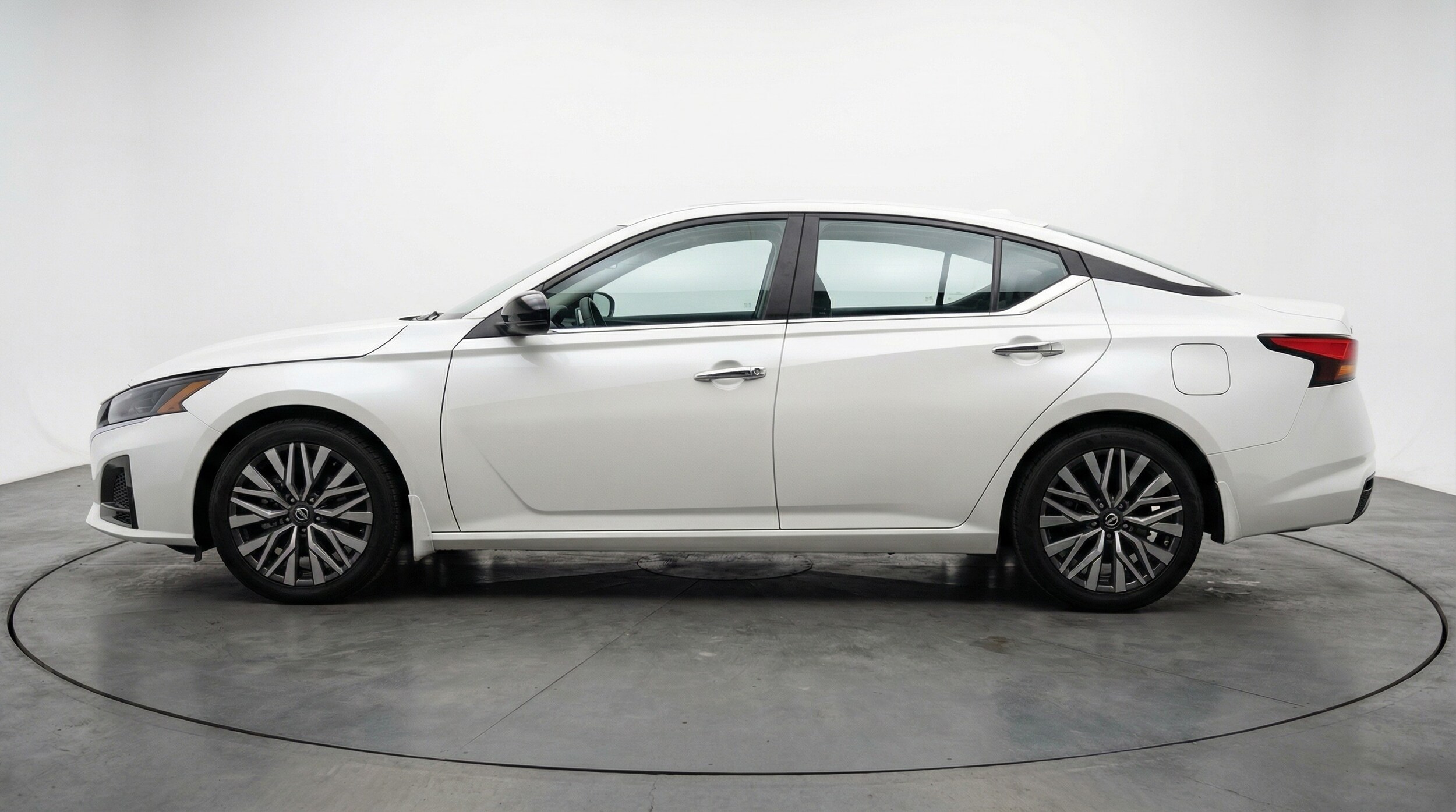 Thumbnail: 2025 Nissan Altima - 4