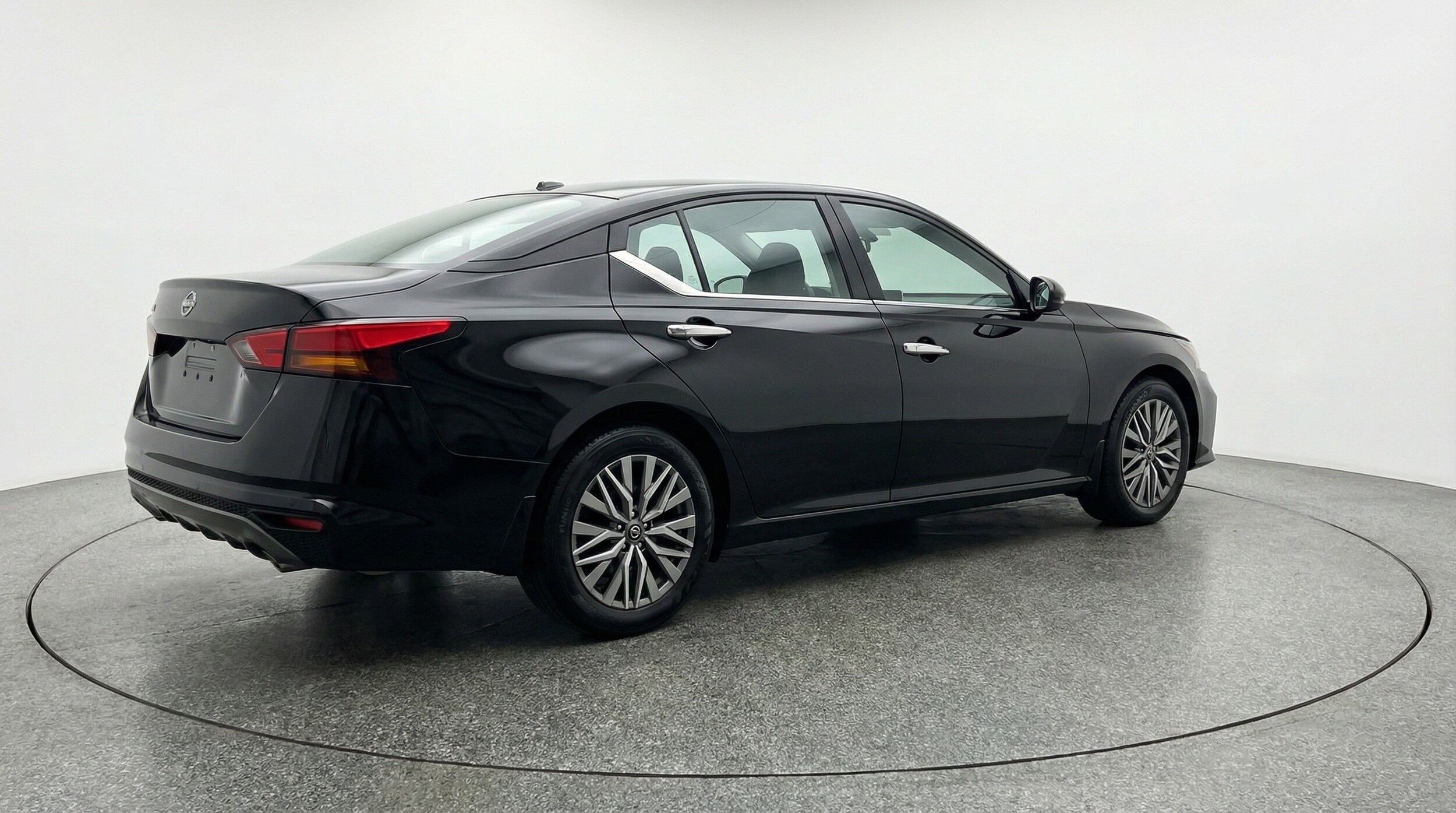 Thumbnail: 2025 Nissan Altima - 9