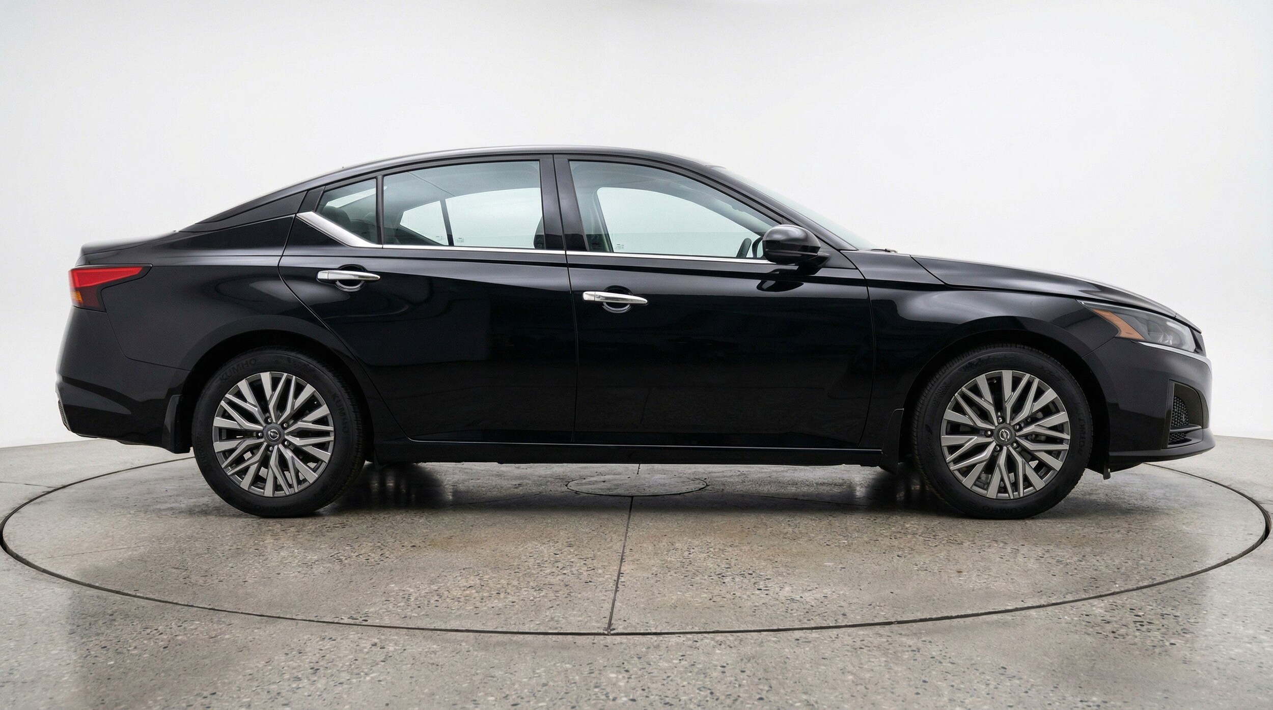 Thumbnail: 2025 Nissan Altima - 11