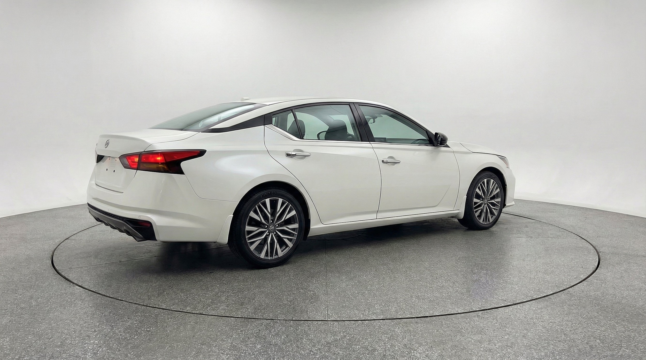 Thumbnail: 2025 Nissan Altima - 9