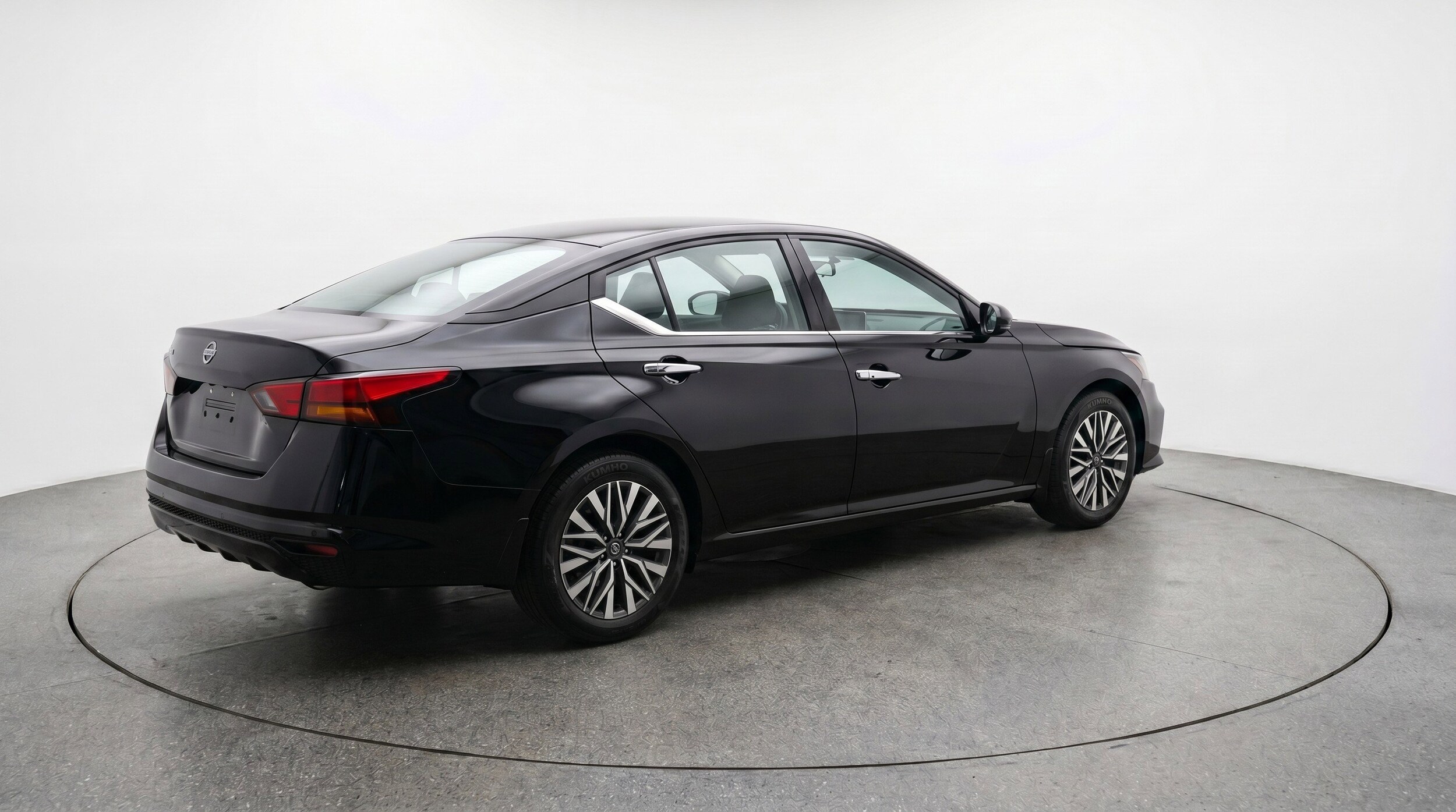 Thumbnail: 2025 Nissan Altima - 9