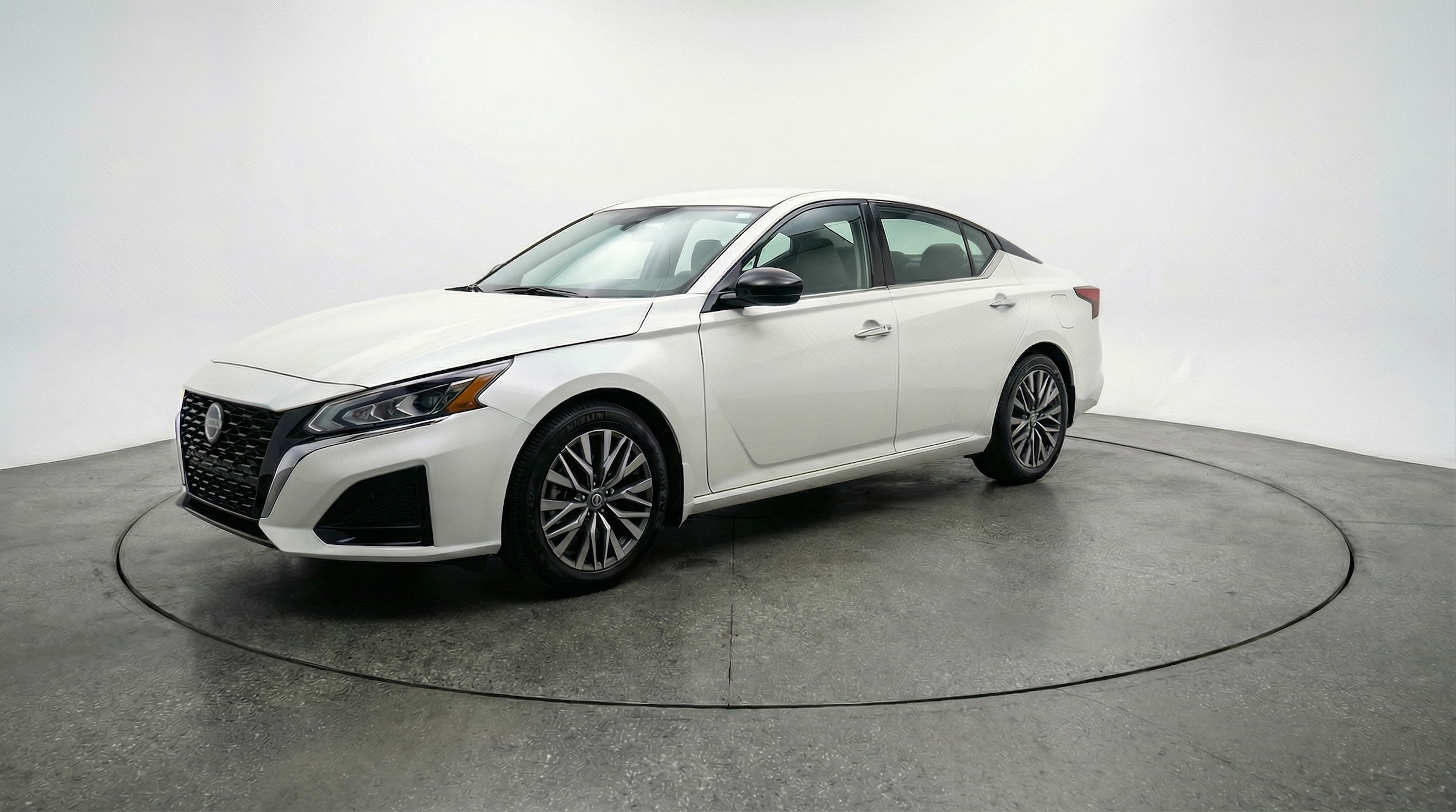 Thumbnail: 2025 Nissan Altima - 3