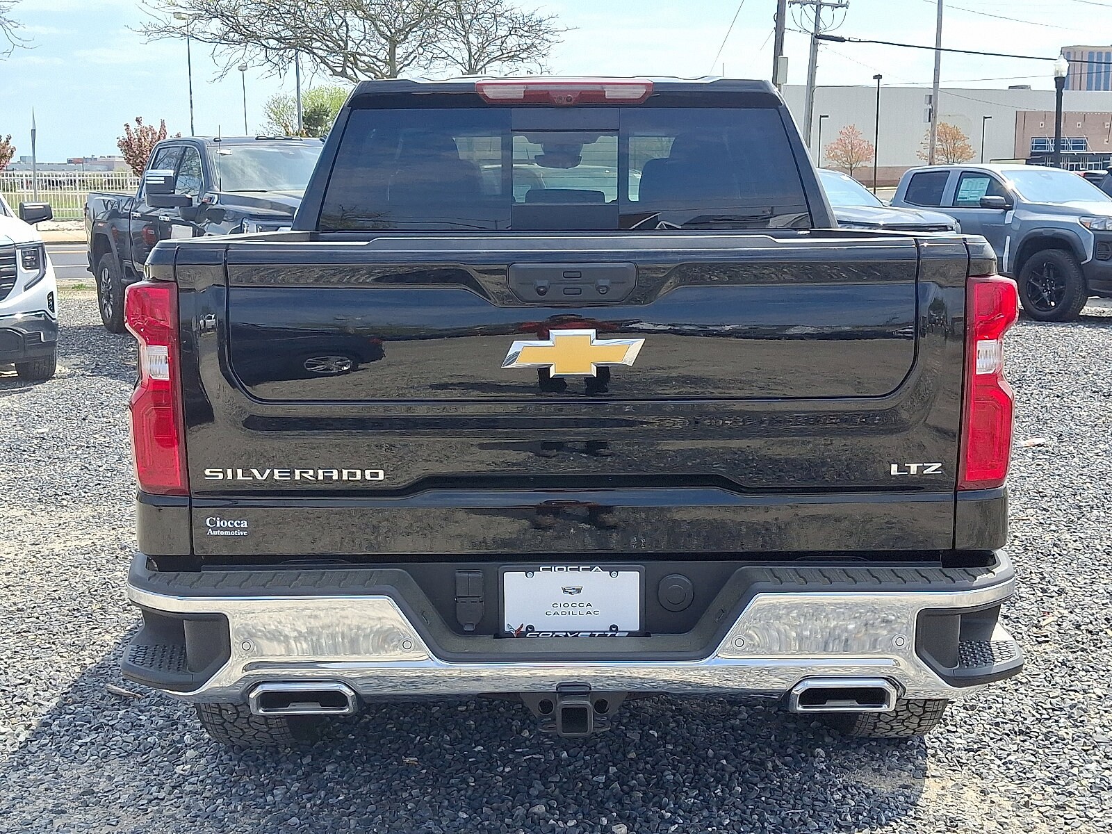 2025 Chevrolet Silverado 1500 LTZ photo 4