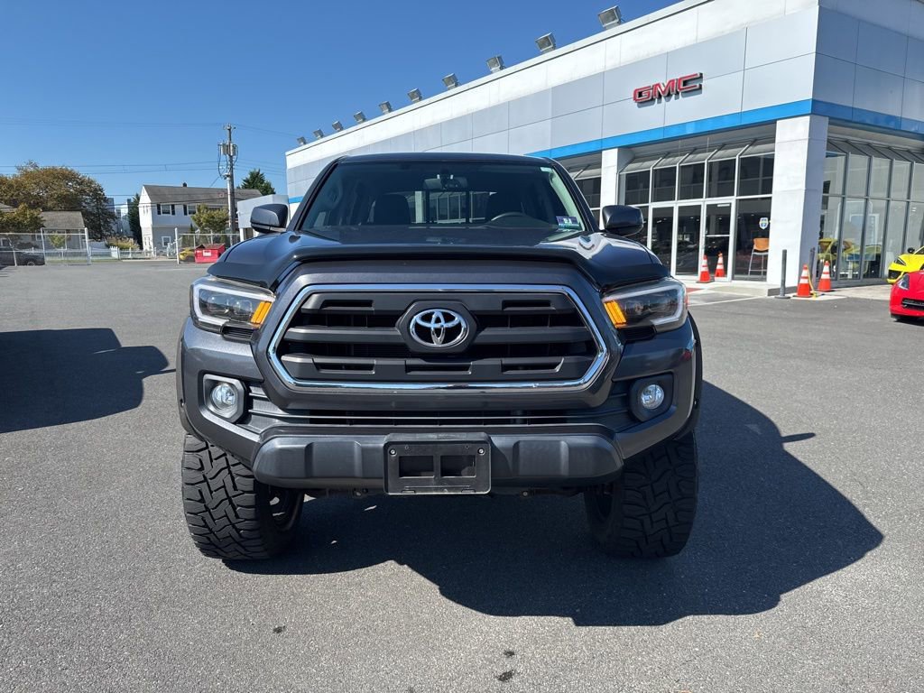 2017 Toyota Tacoma SR5 photo 2