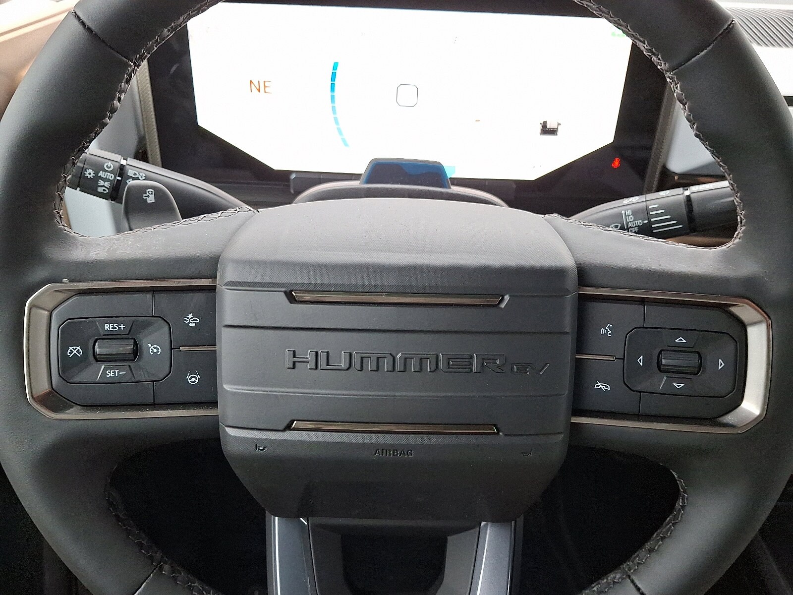 2025 Gmc Hummer EV SUV photo 2