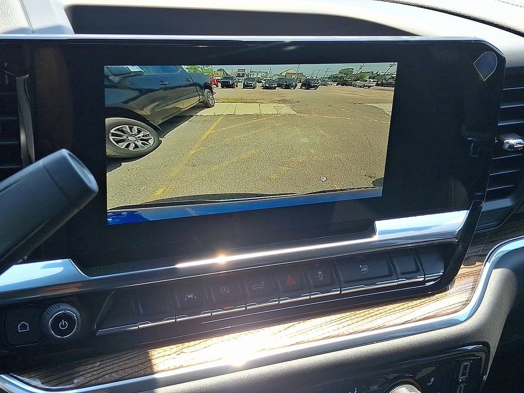 2025 Chevrolet Silverado 1500 LT photo 4