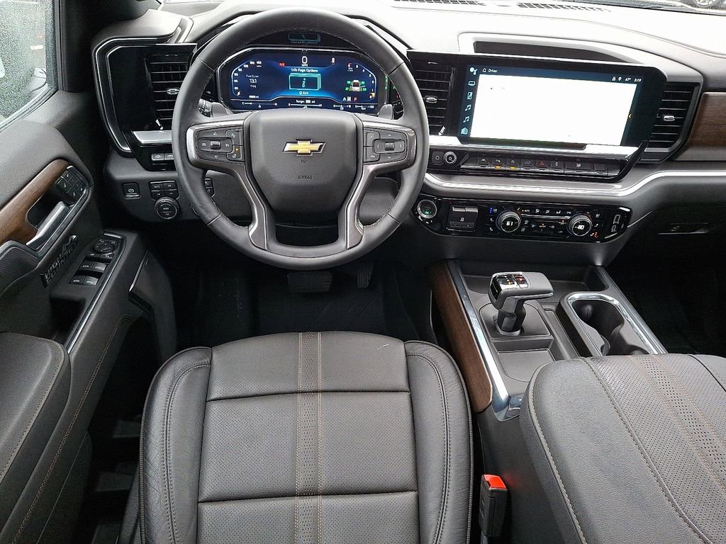 2025 Chevrolet Silverado 1500 High Country photo 2