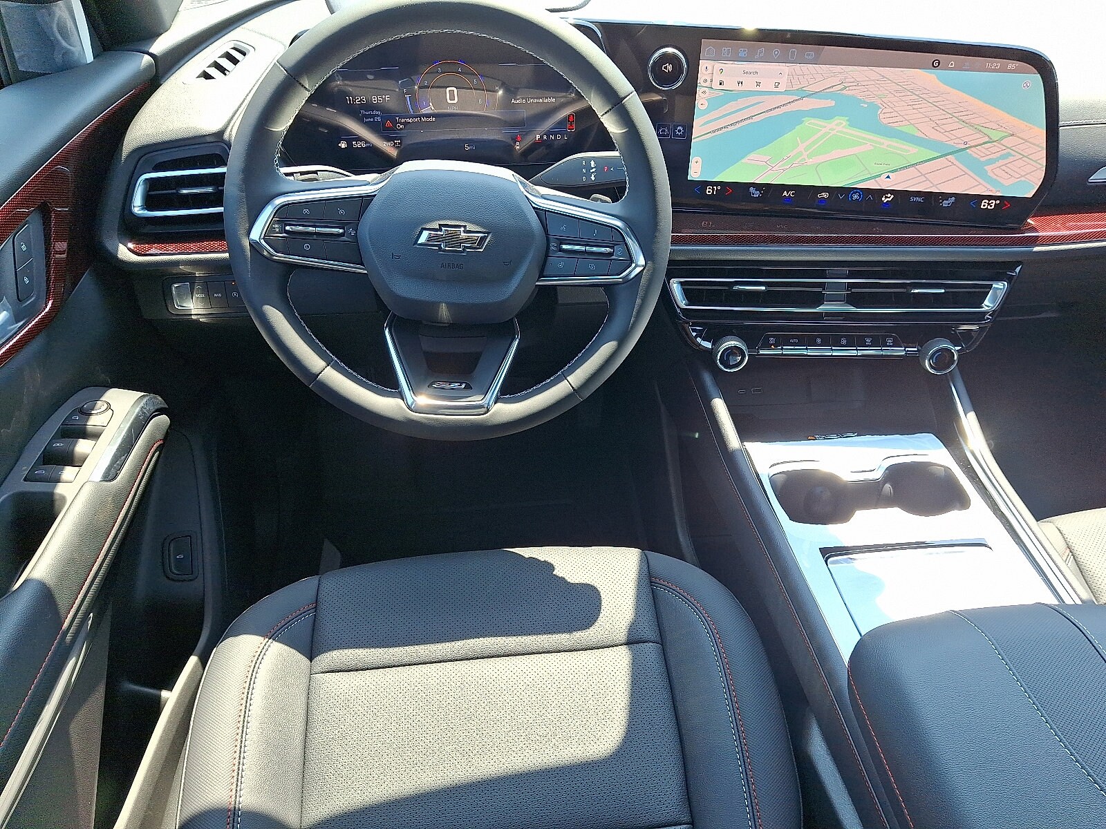 2025 Chevrolet Traverse Z71 photo 2