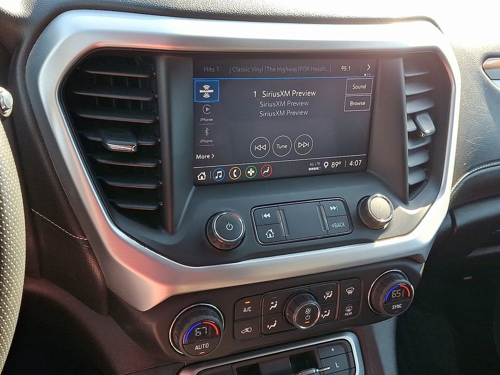 2022 Gmc Acadia SLE photo 3