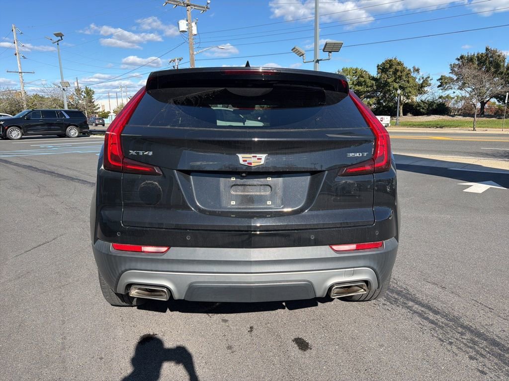 2022 Cadillac XT4 Premium Luxury photo 3