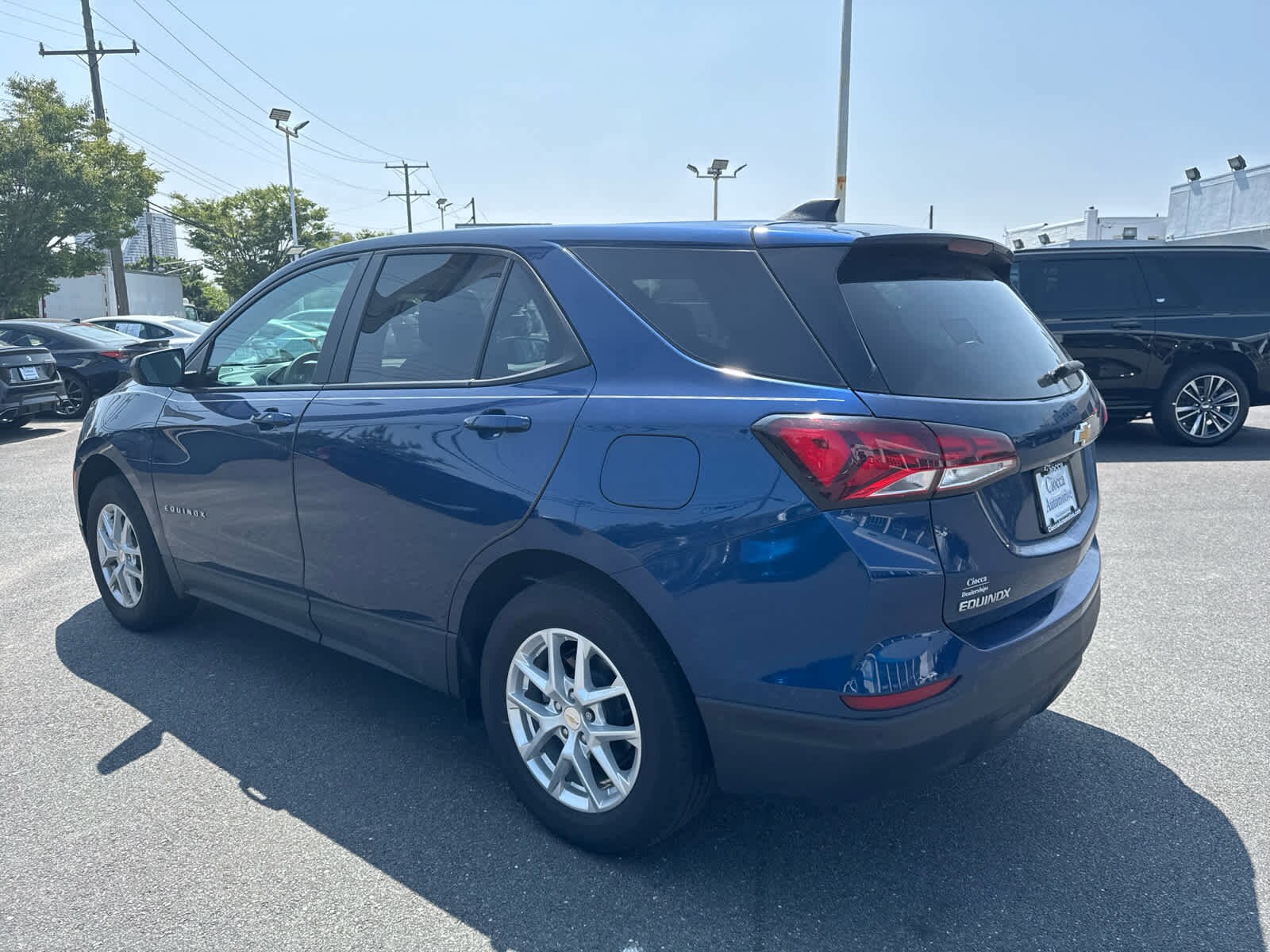 2022 Chevrolet Equinox LS photo 4