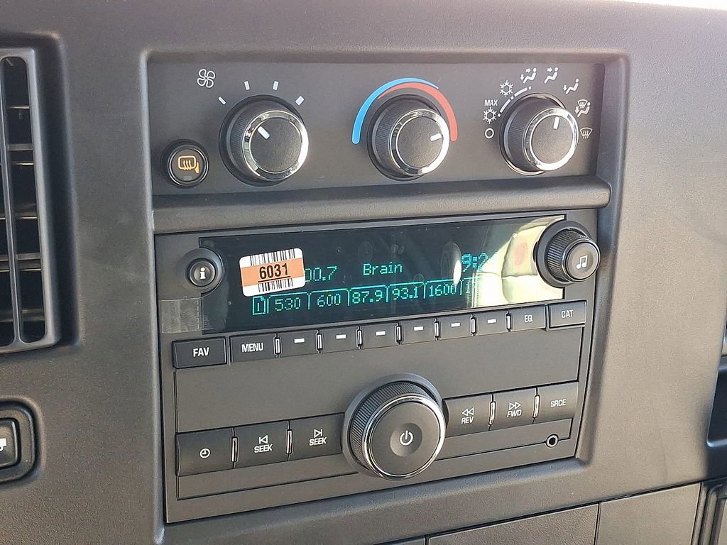 2024 Gmc Savana Cargo 2500 photo 3