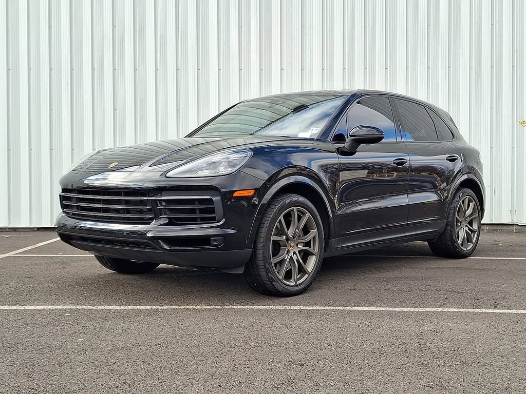 2023 Porsche Cayenne Platinum Edition's photo