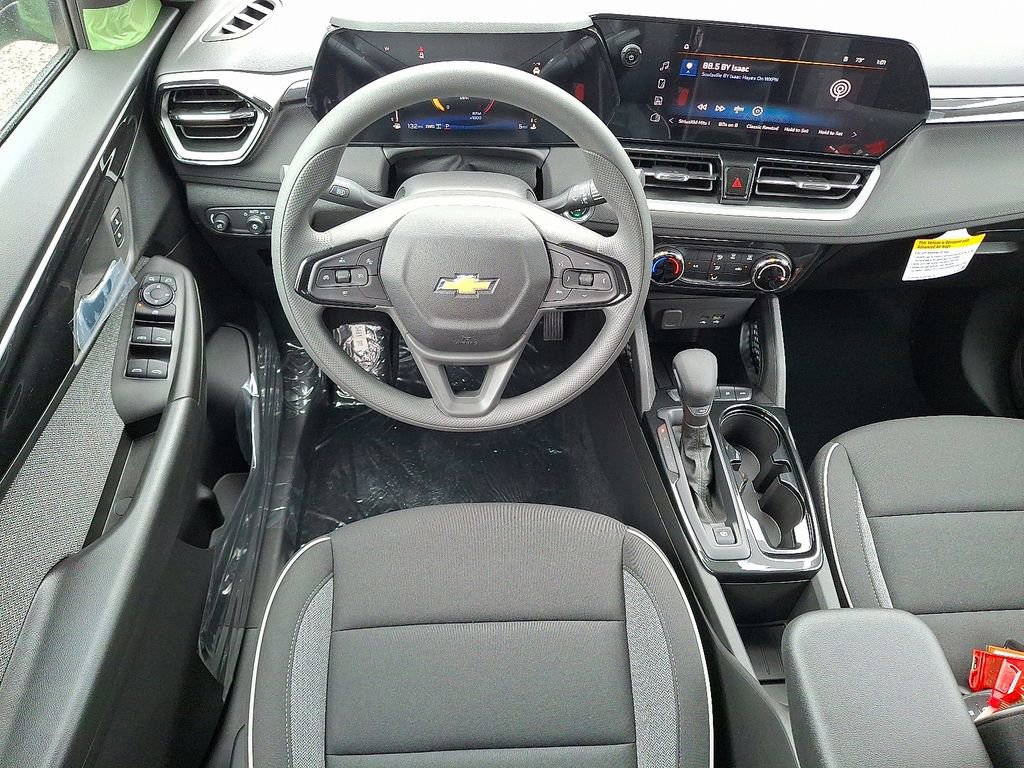2026 Chevrolet Trailblazer LT photo 2