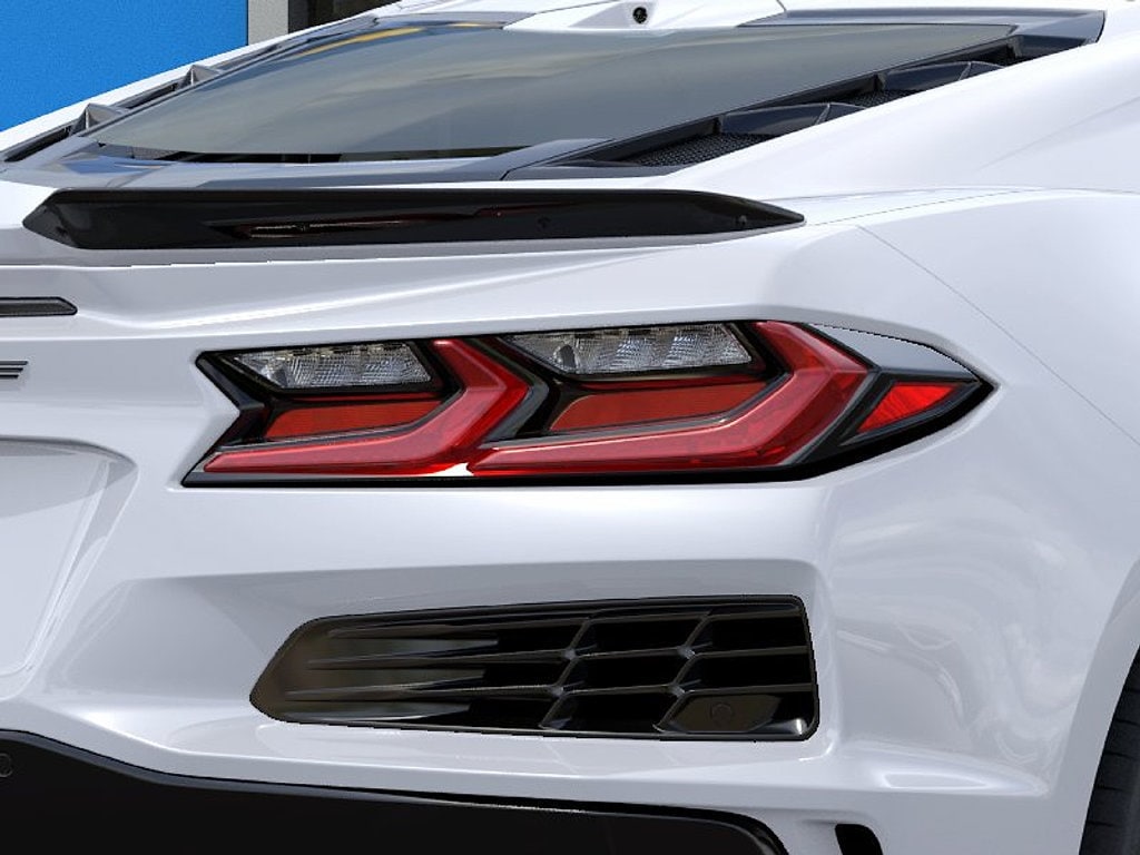 2027 Chevrolet Corvette 2LT - Photo 11