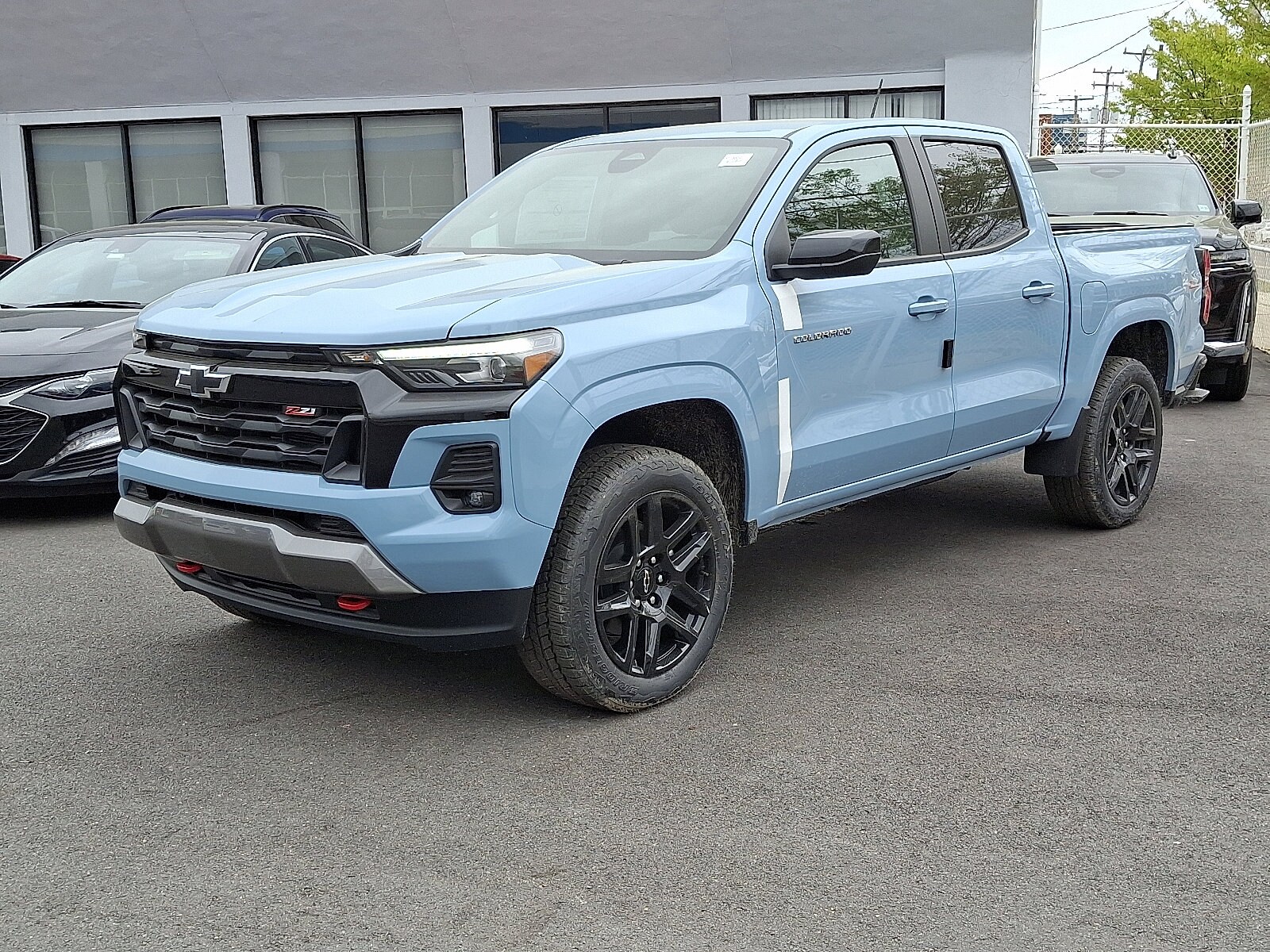 2025 Chevrolet Colorado Z71 photo 3