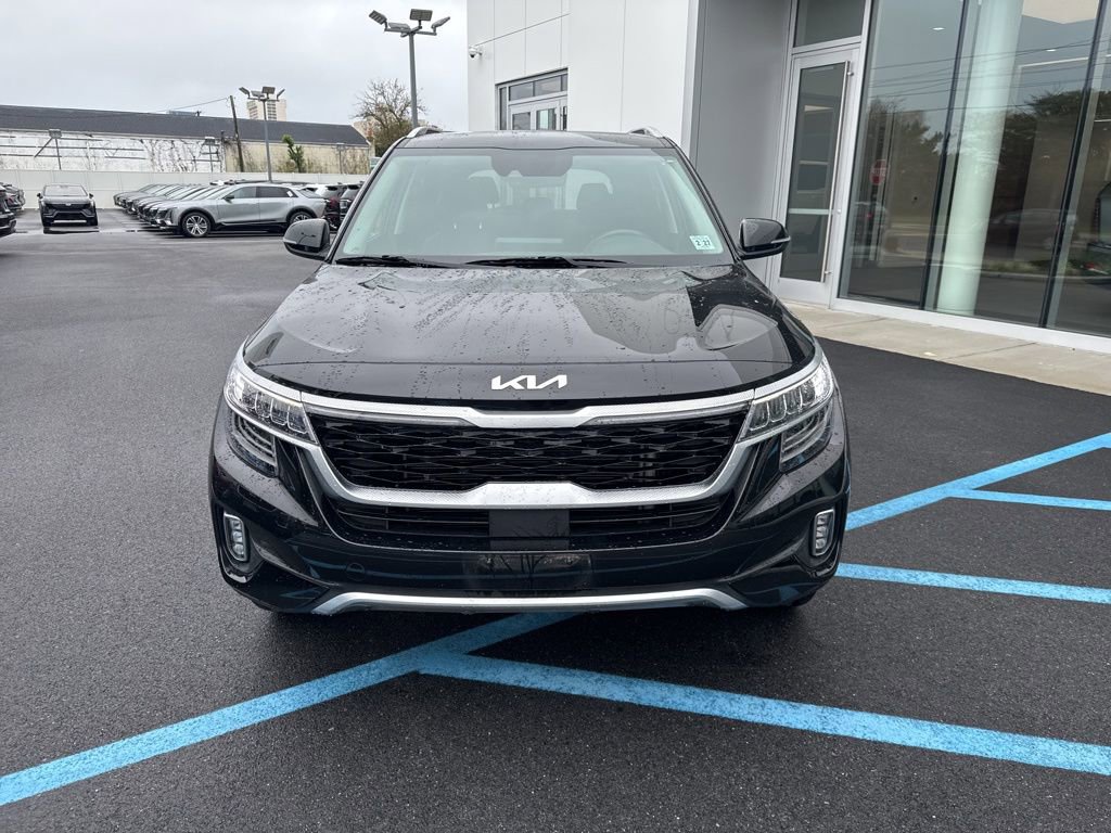 2022 Kia Seltos SX photo 2