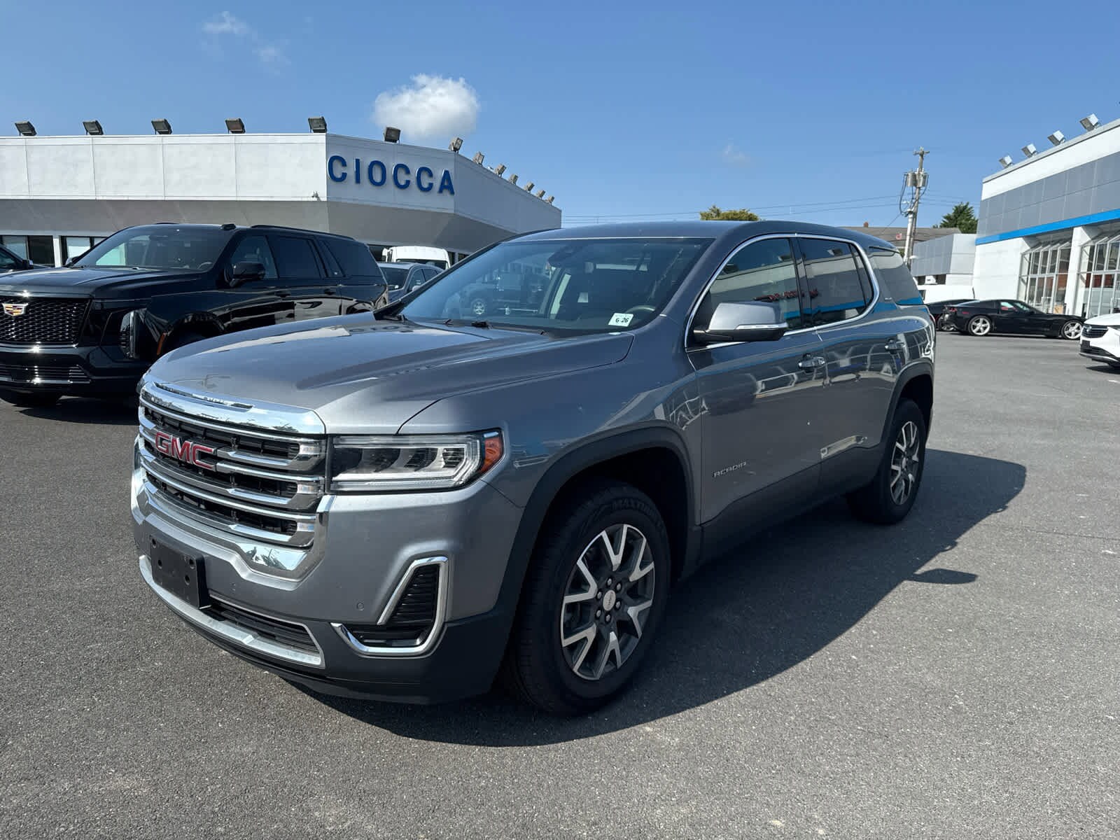 2022 Gmc Acadia SLE photo 2