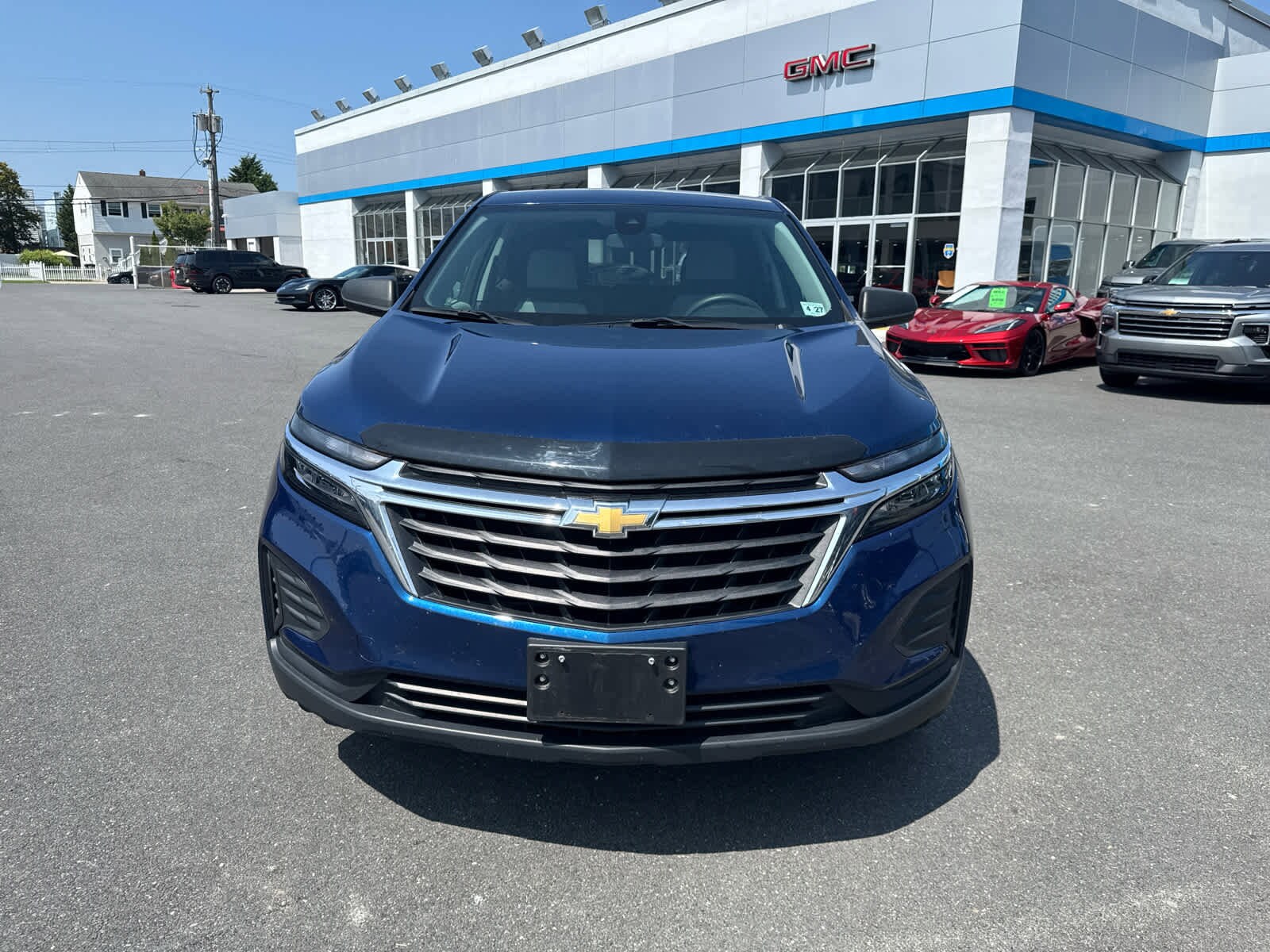 2022 Chevrolet Equinox LS photo 2