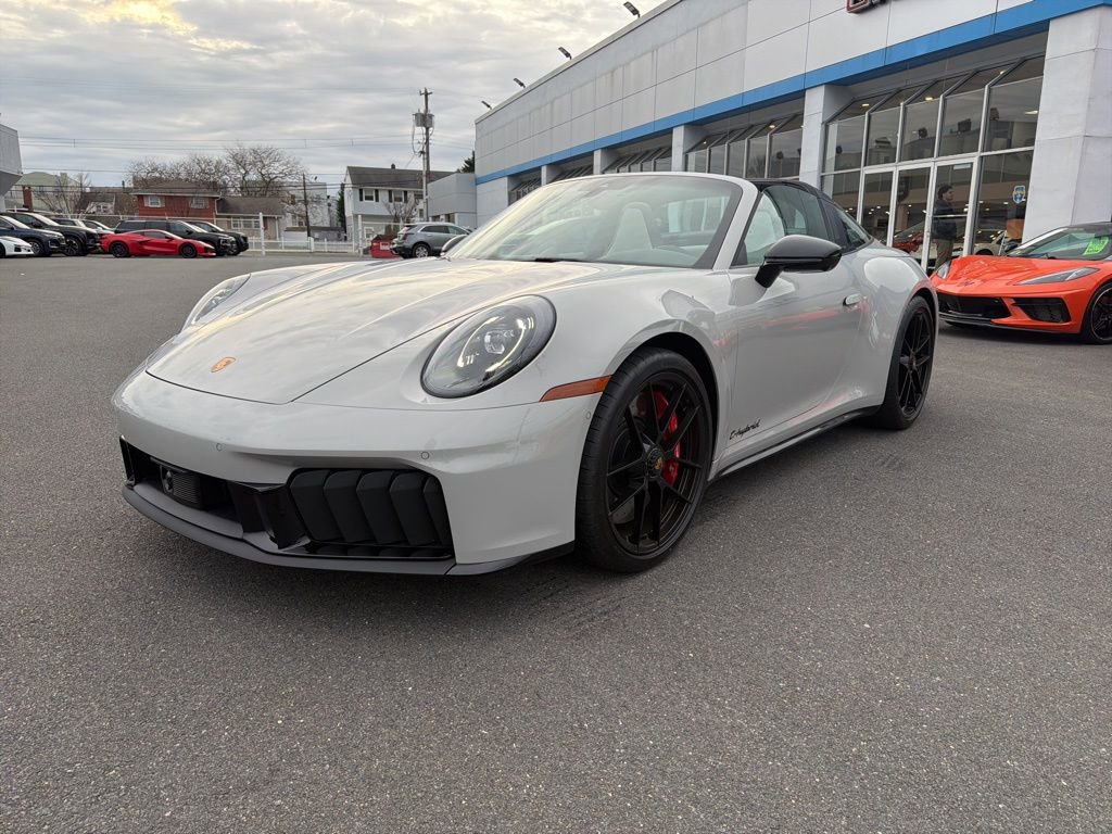 2026 Porsche 911 Targa 4 GTS photo 3