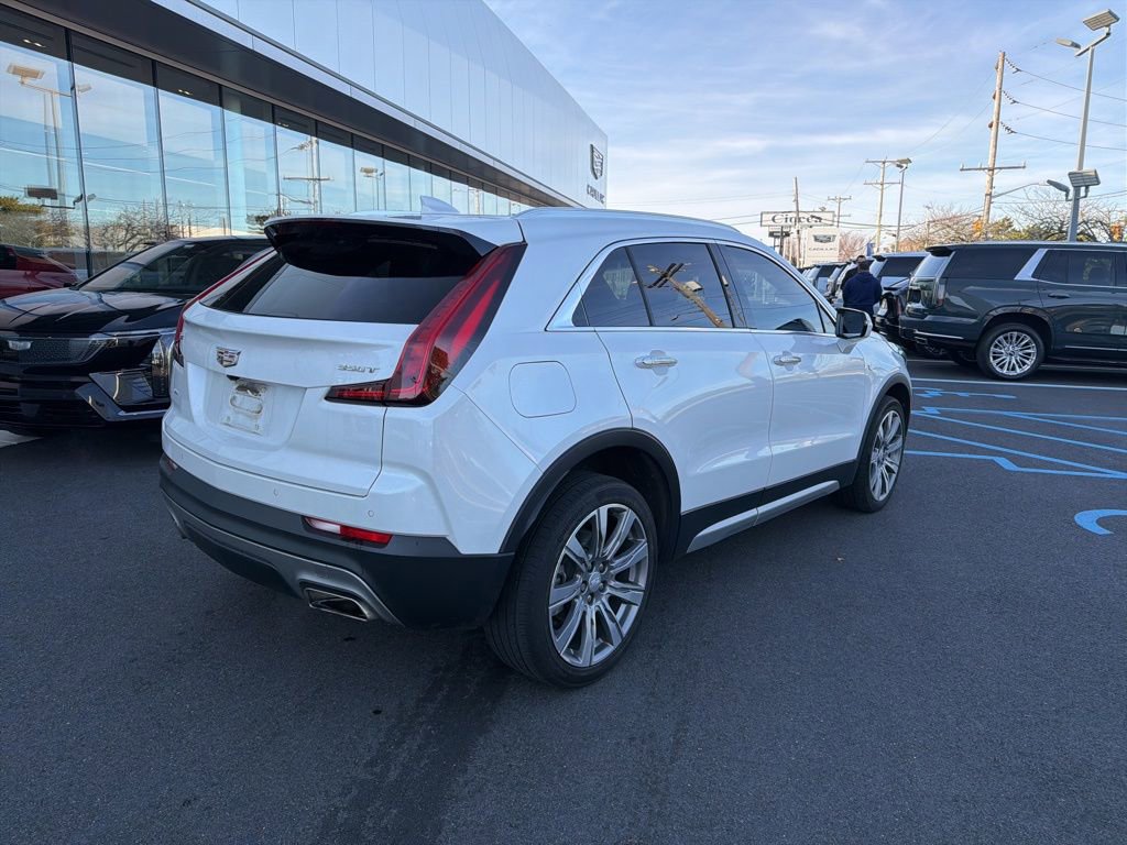 2023 Cadillac XT4 Premium Luxury photo 4