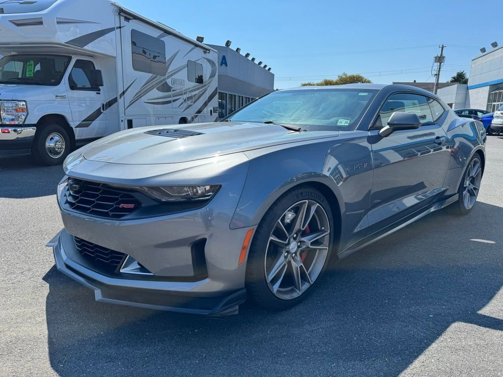 2021 Chevrolet Camaro LT1 photo 3