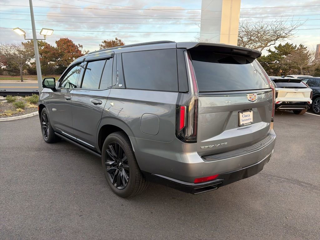 2022 Cadillac Escalade Sport photo 2