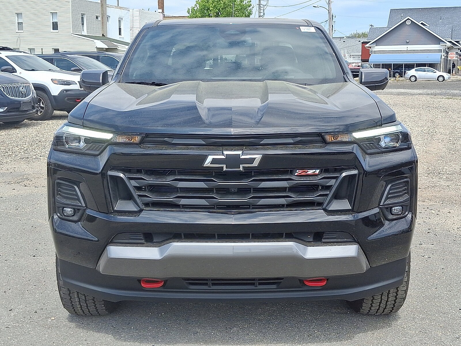 2025 Chevrolet Colorado Z71 photo 2