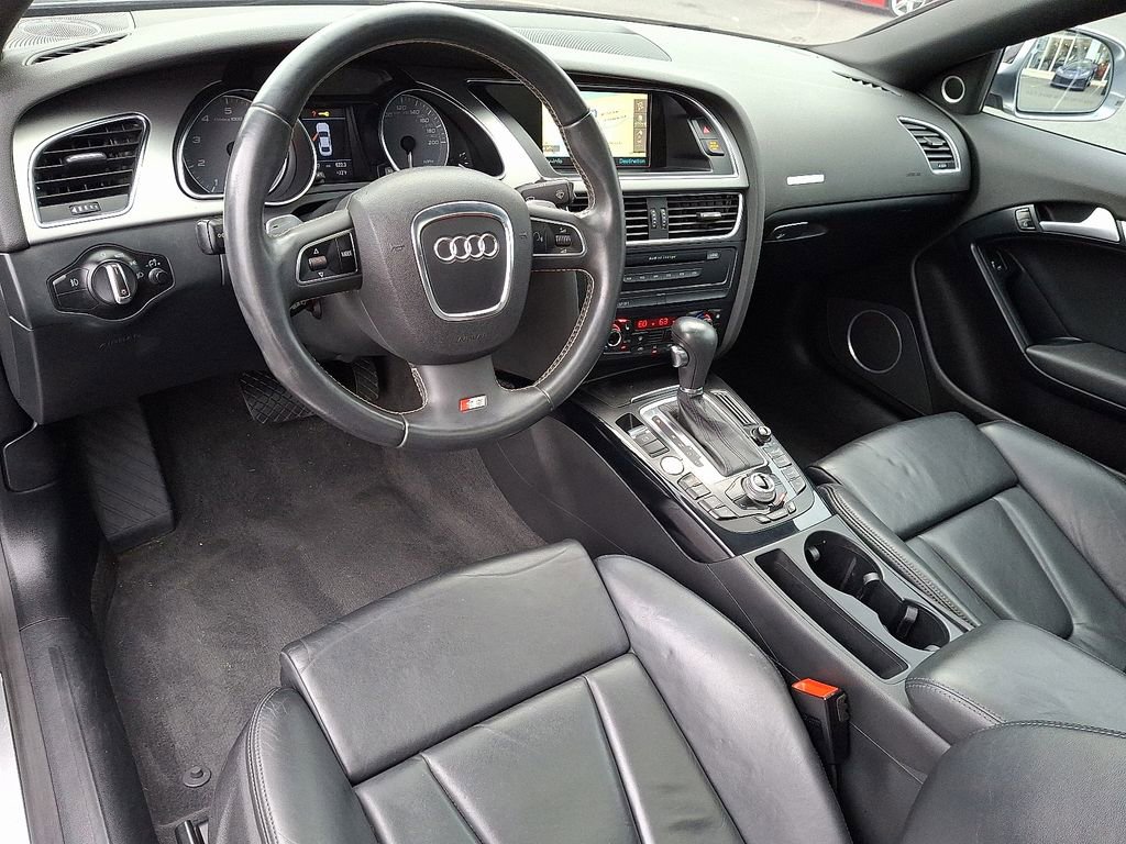 2009 Audi S5 photo 2