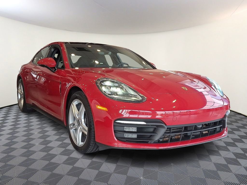 2022 Porsche Panamera's photo