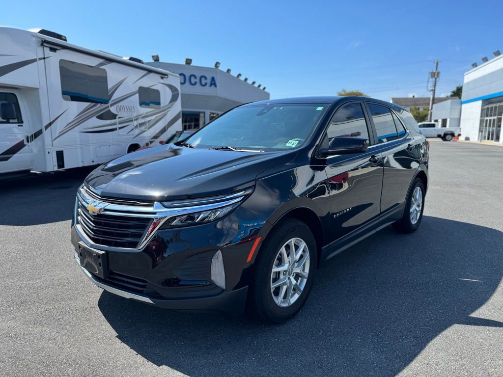 2022 Chevrolet Equinox LT photo 2